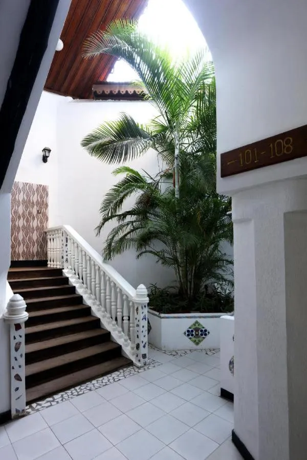 Inner courtyard view in Horizon Palace