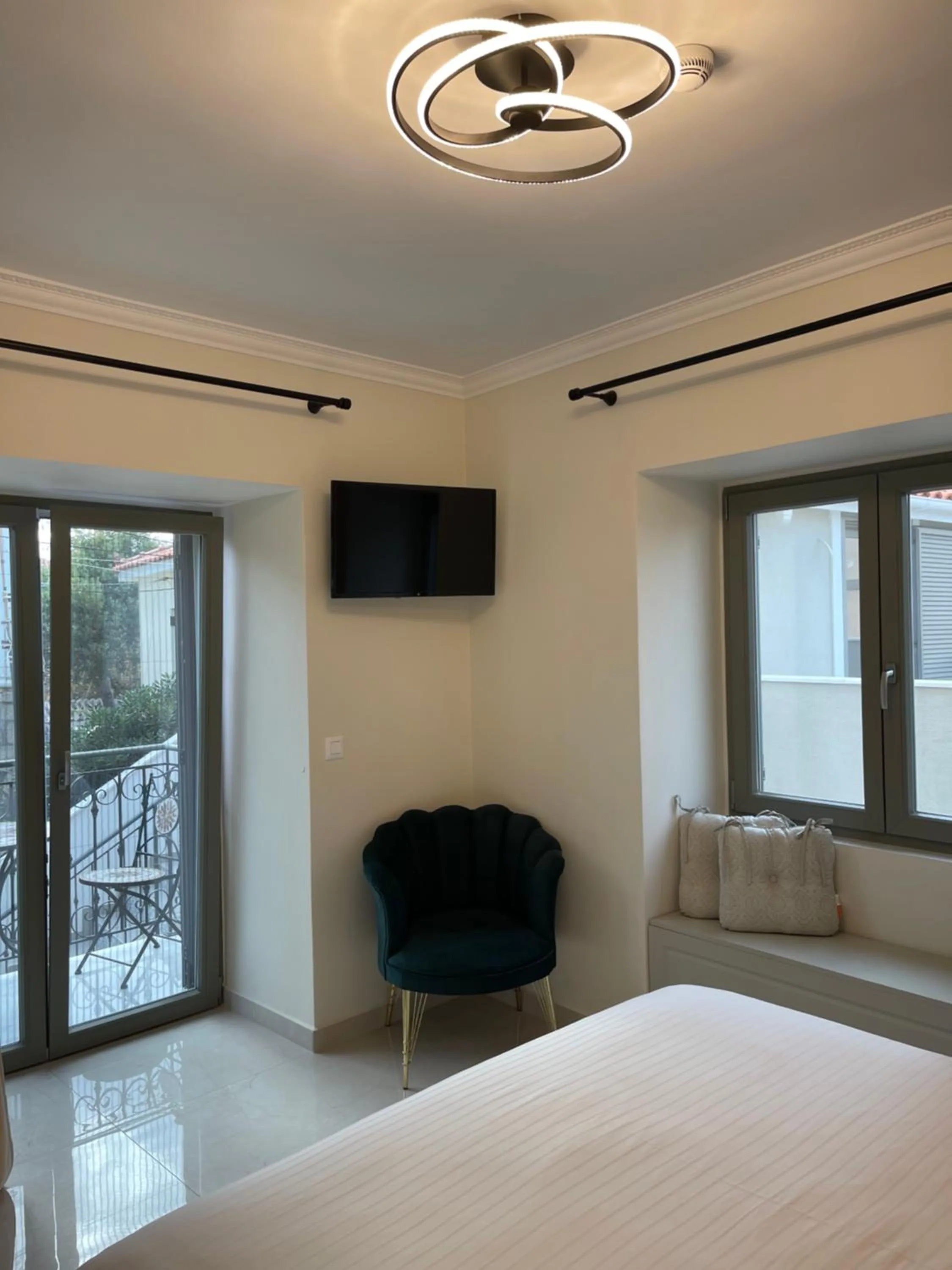 Bed in Aesthesis Arxontiko Luxury Rooms