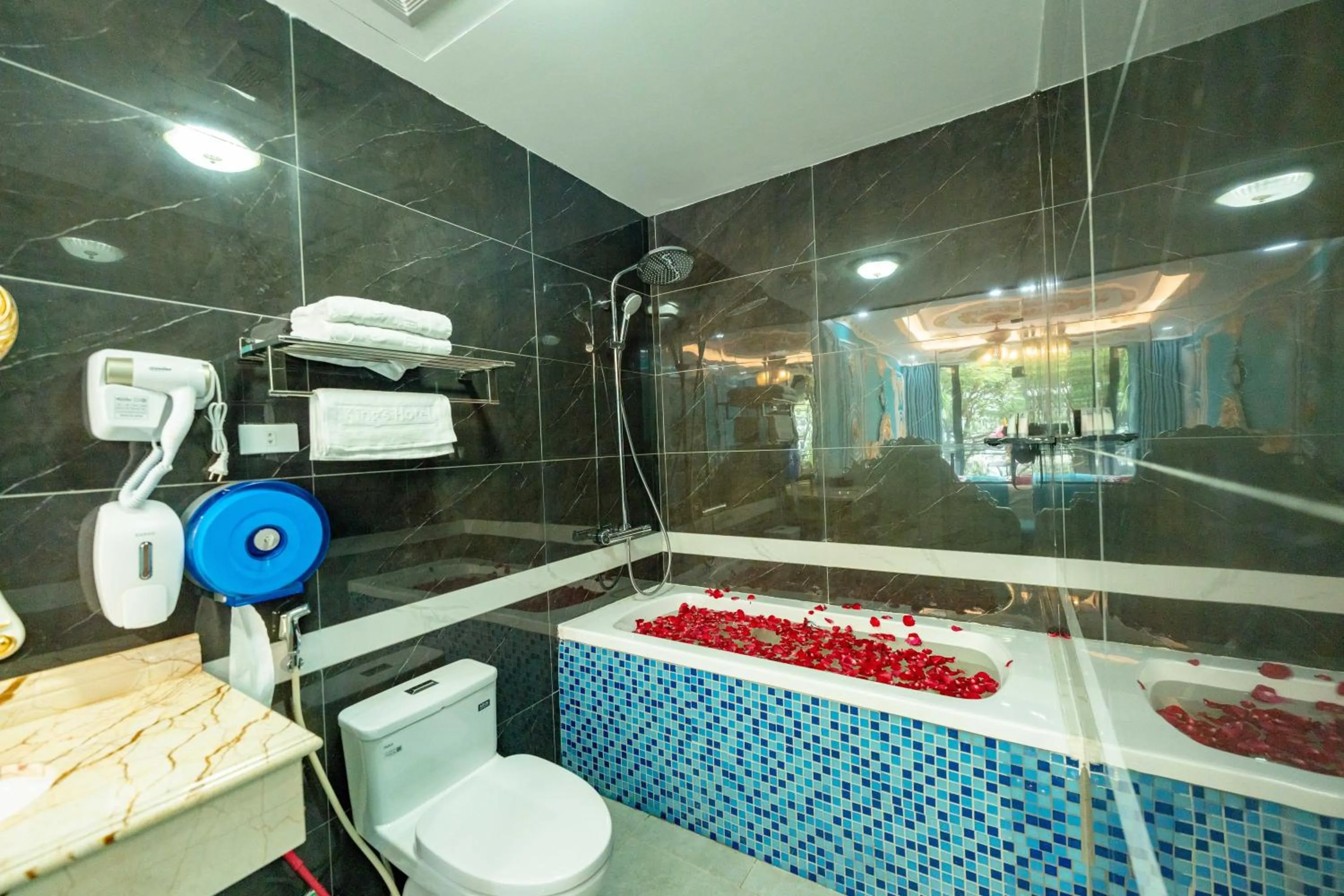 King's Hotel Linh Đàm 2