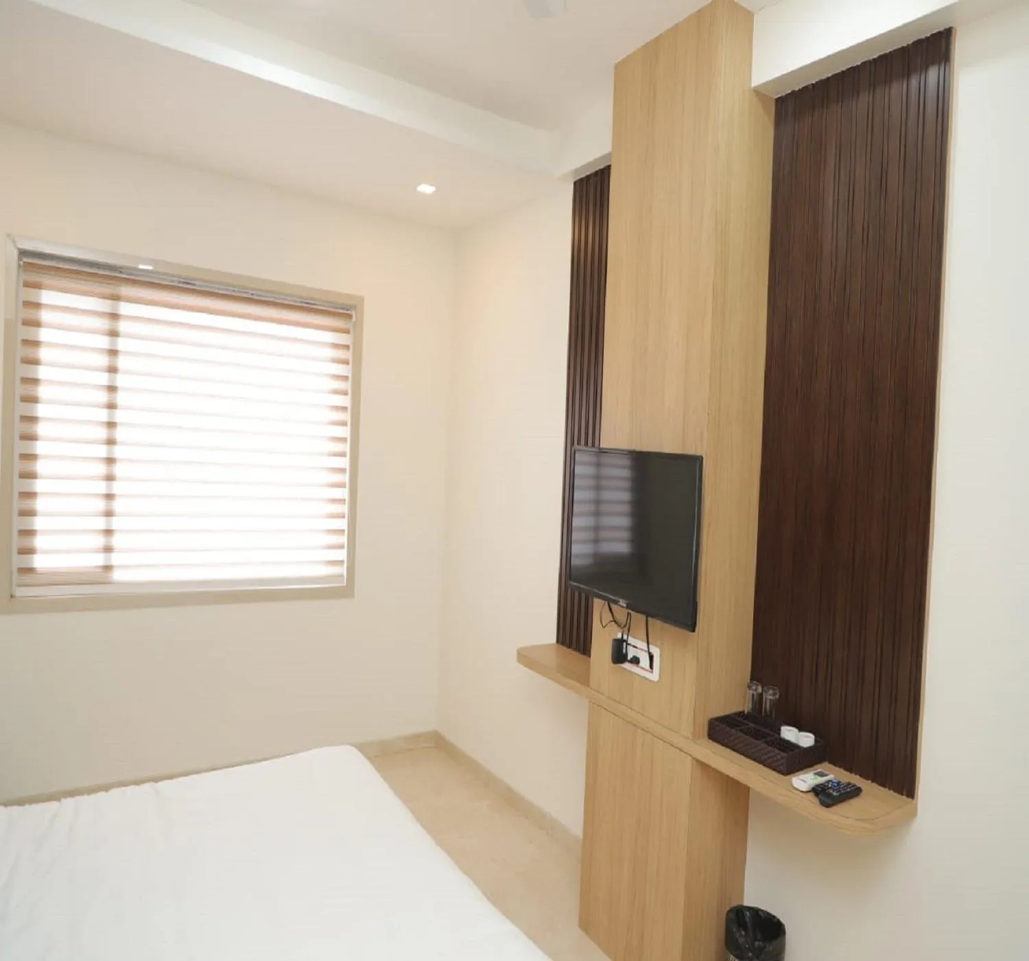 TV and multimedia, Bed in Hotel Dwarka Palace