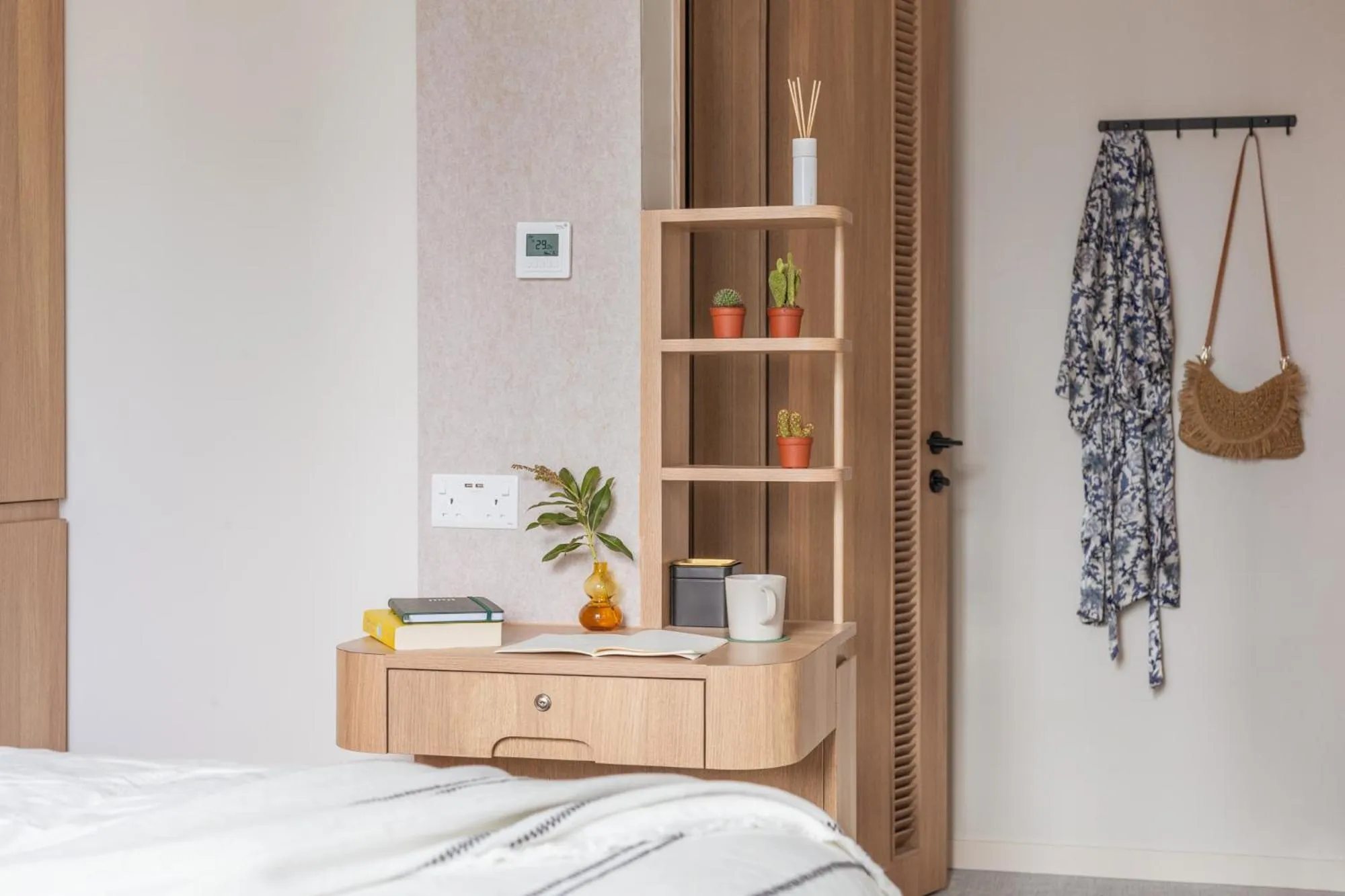 Bedroom in Weave Studios - Olympic