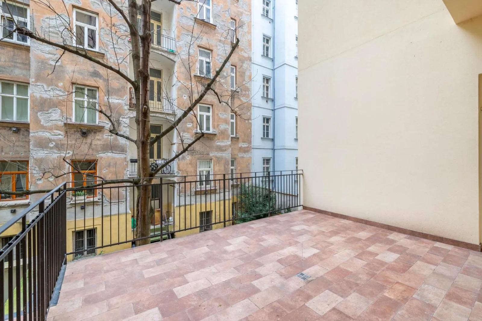 Balcony/Terrace in Petrin Tower Residence