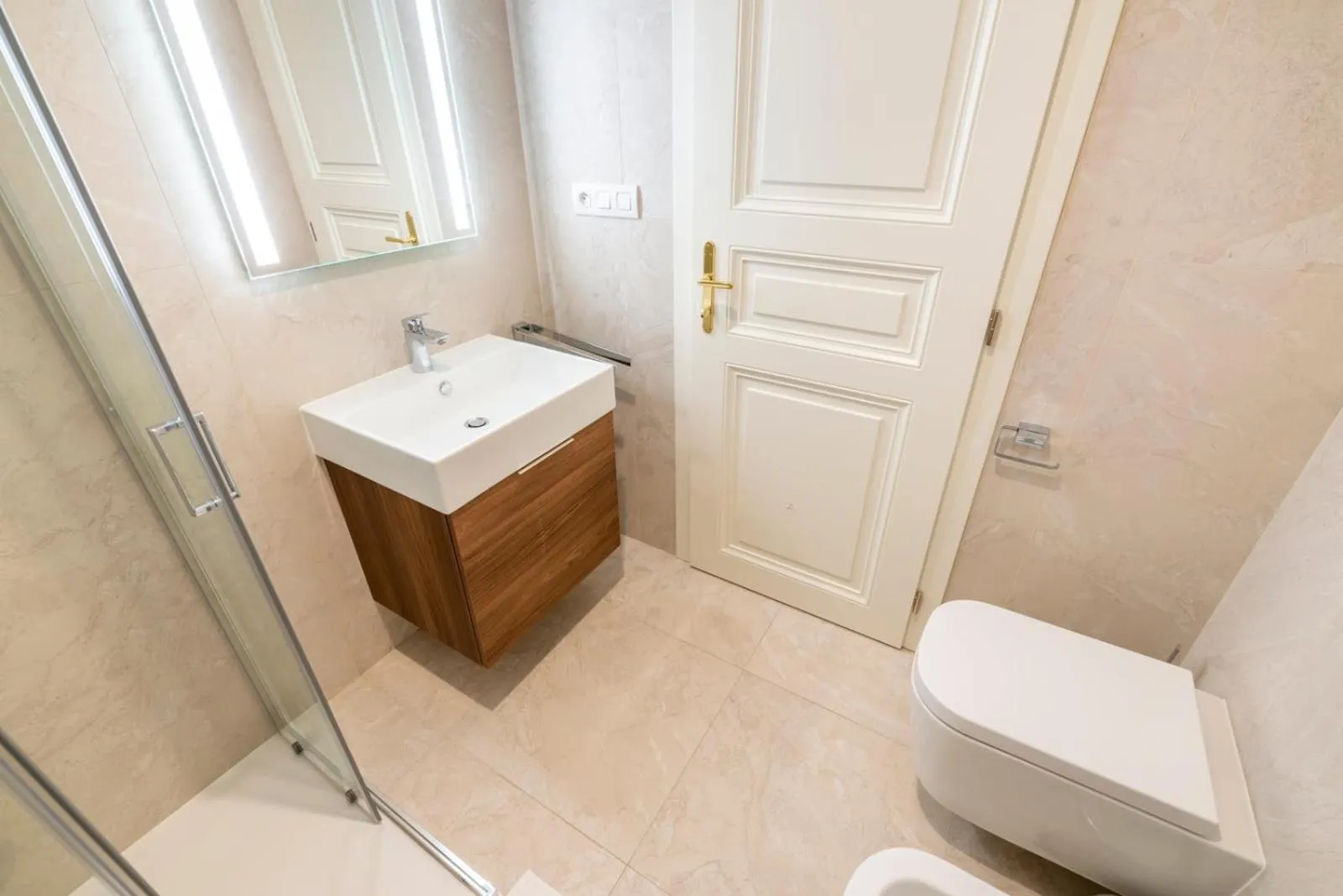 Shower in Petrin Tower Residence