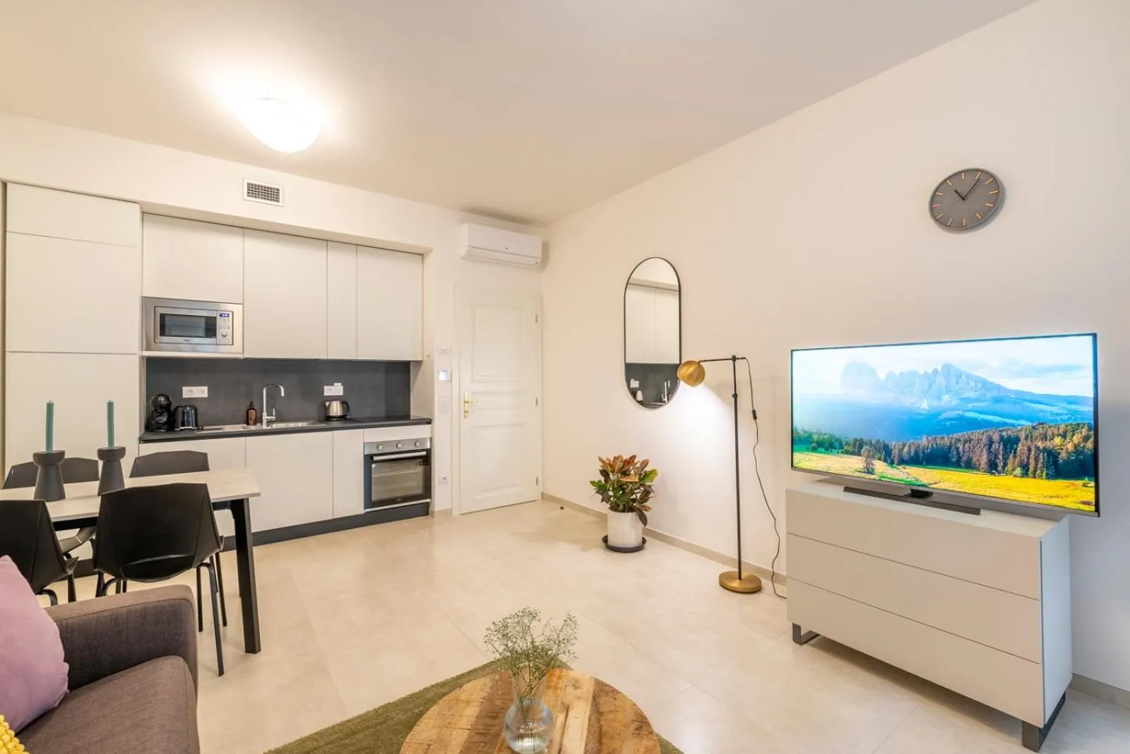 TV and multimedia in Petrin Tower Residence