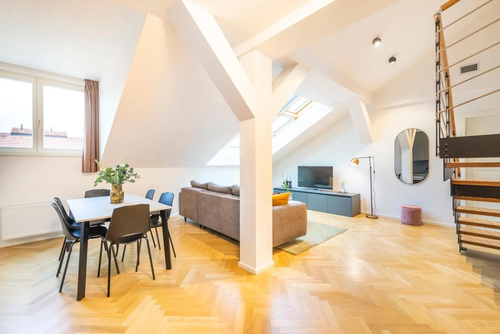 TV and multimedia in Petrin Tower Residence