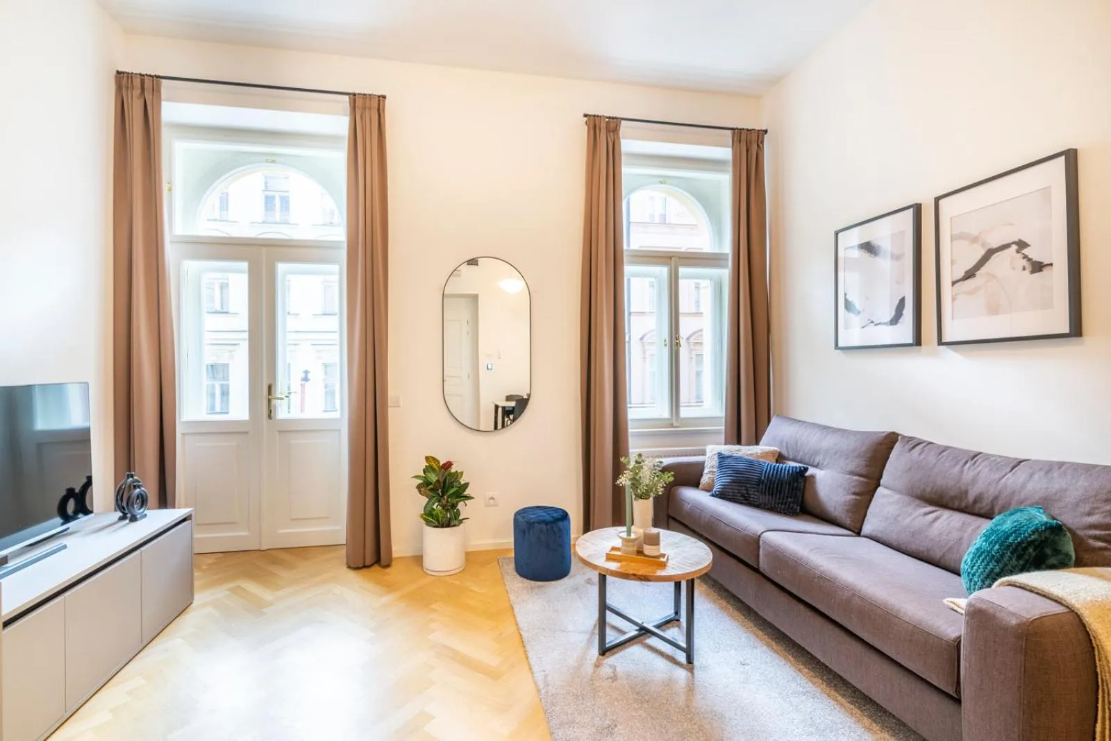 TV and multimedia in Petrin Tower Residence