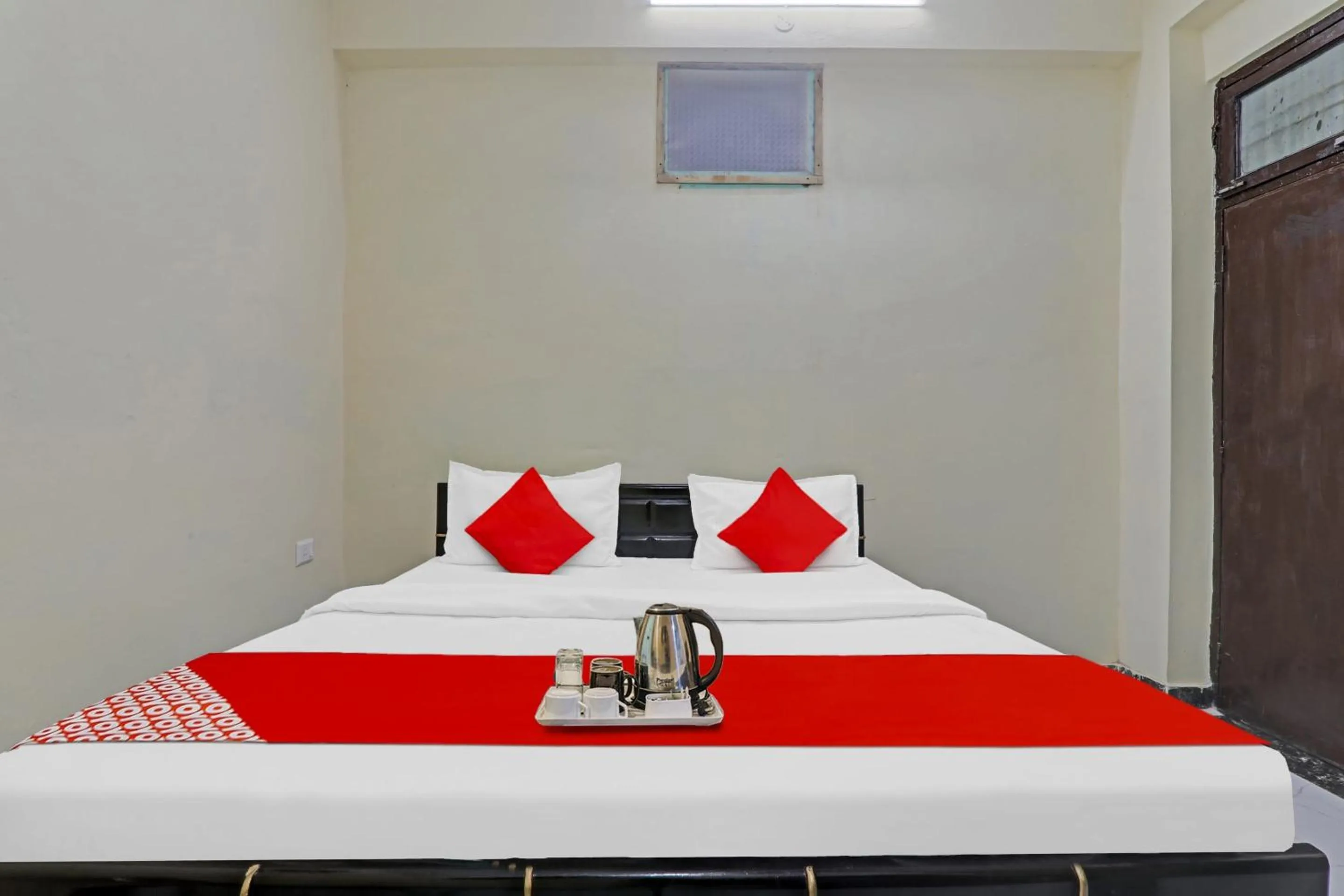 Bedroom, Bed in Hotel O by OYO Sunrise Inn