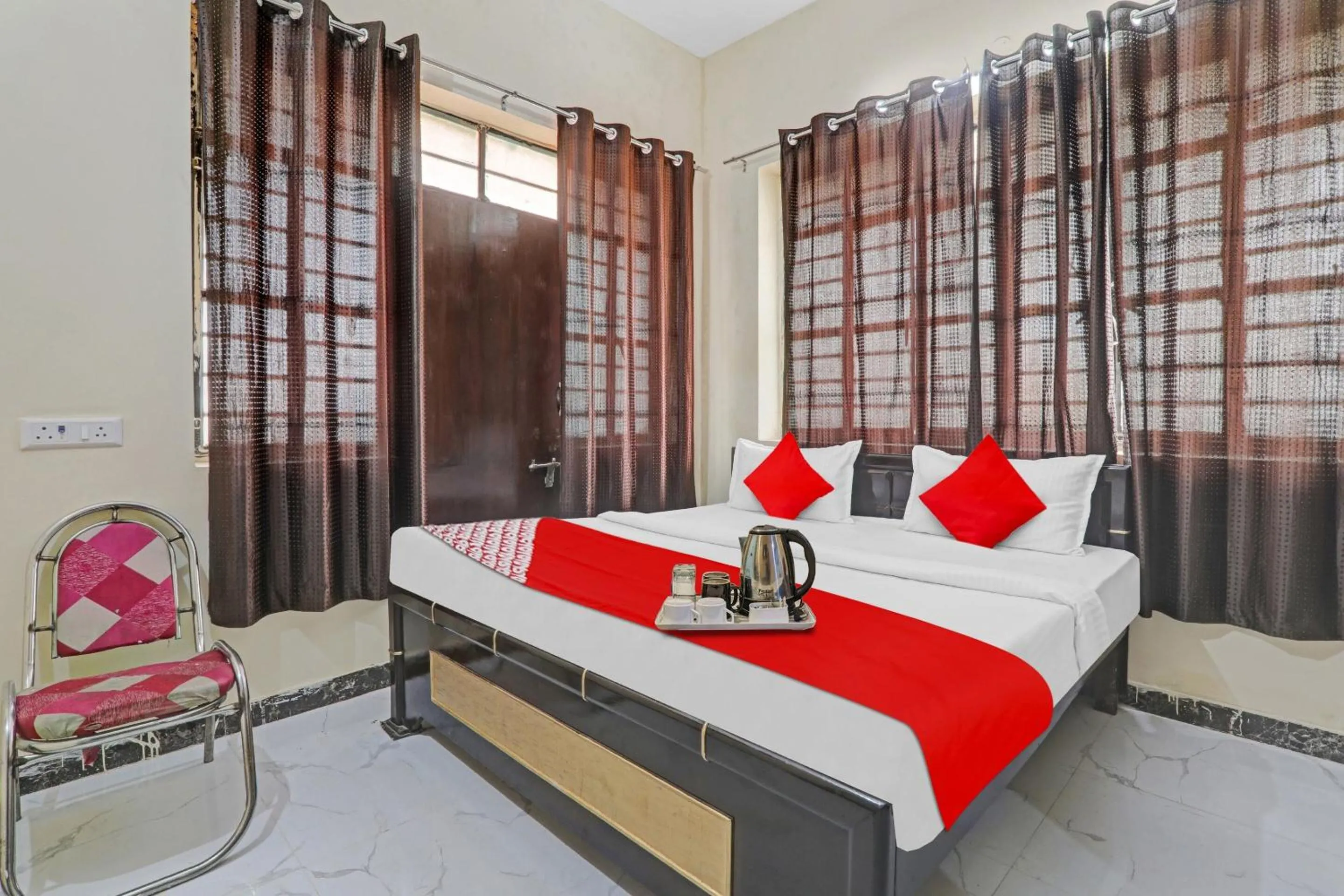 Bedroom, Bed in Hotel O by OYO Sunrise Inn