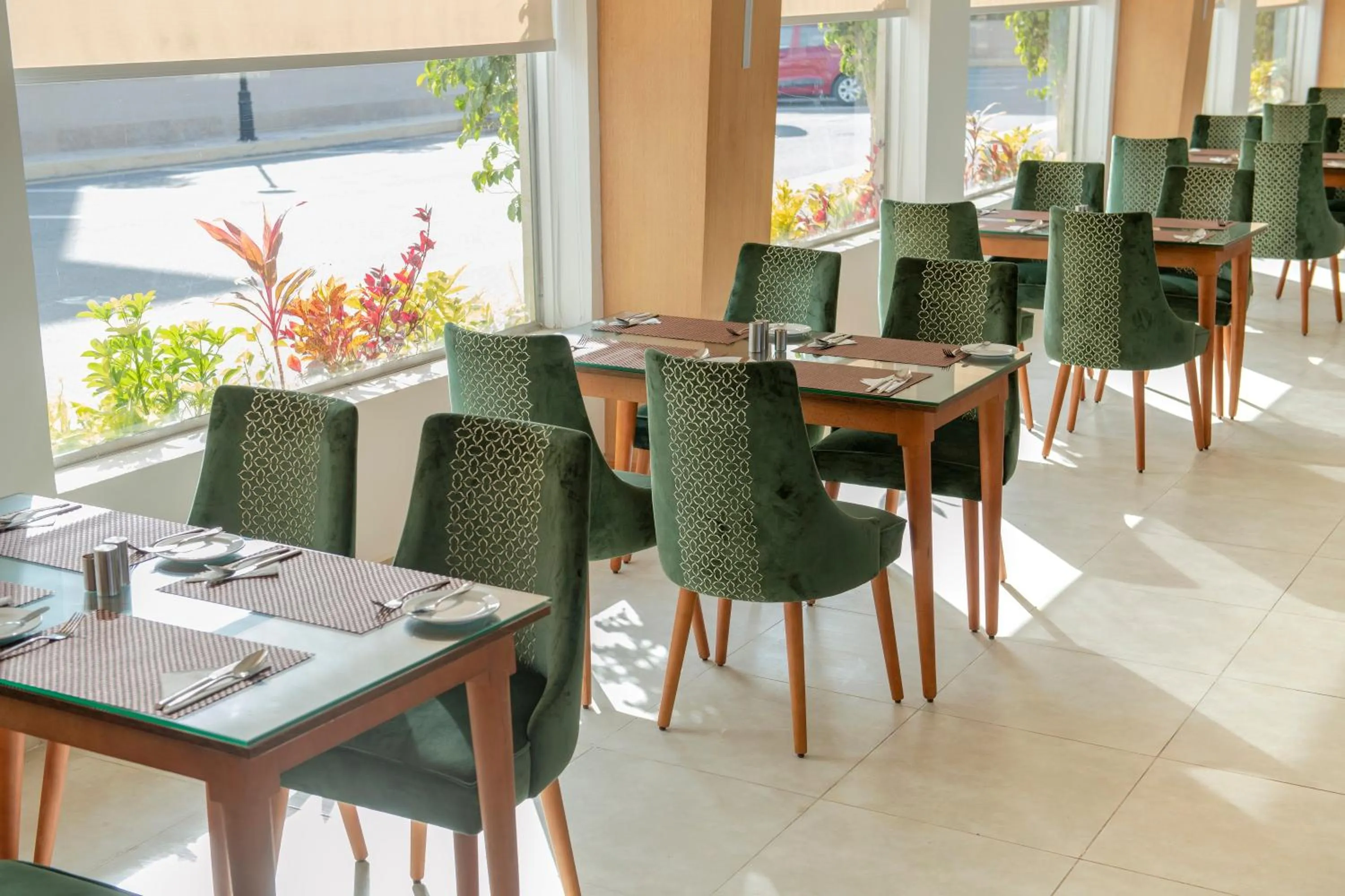 Restaurant/places to eat in Marom Port Said Resort & Beach