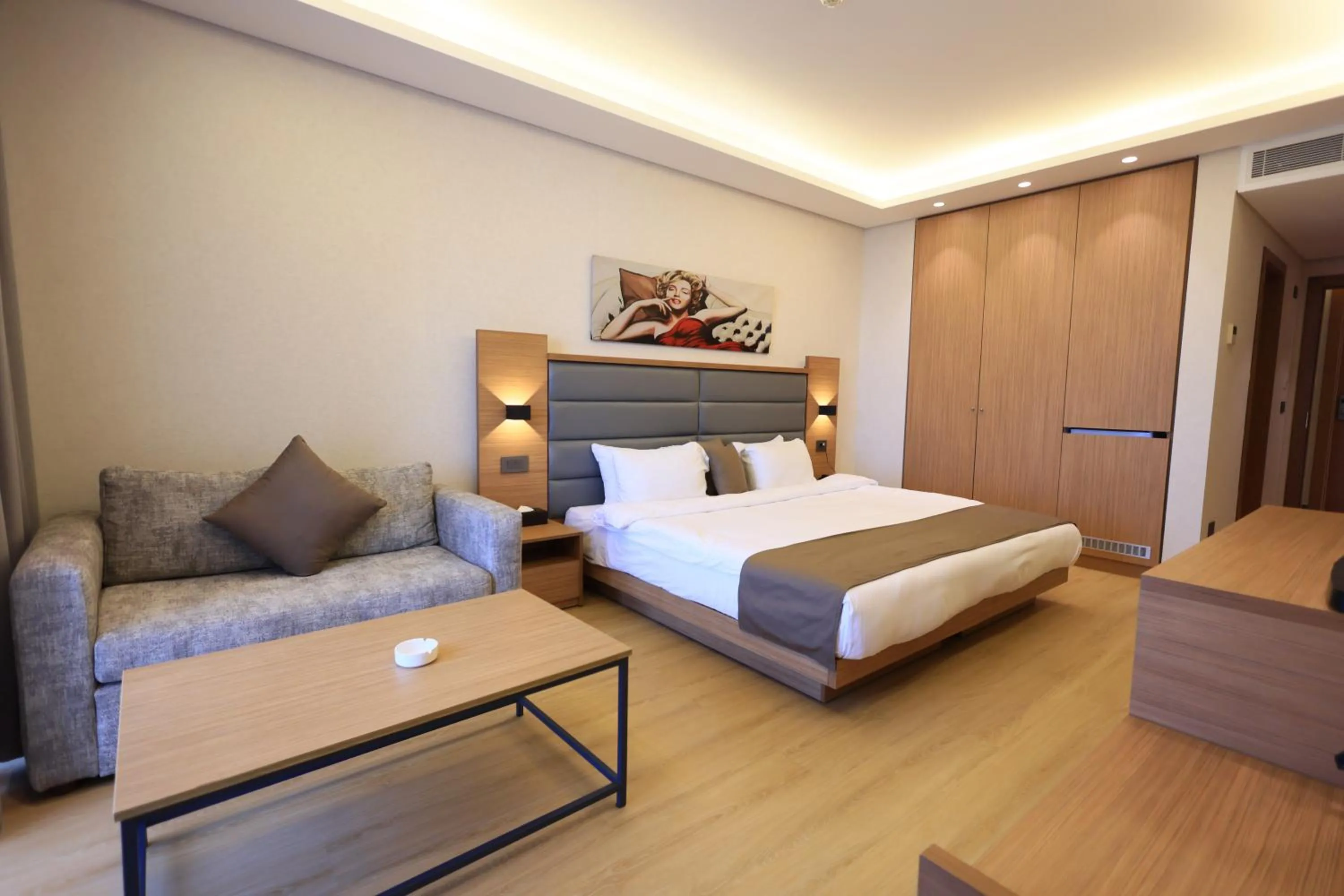 Bed in Heaven Prestige Hotel