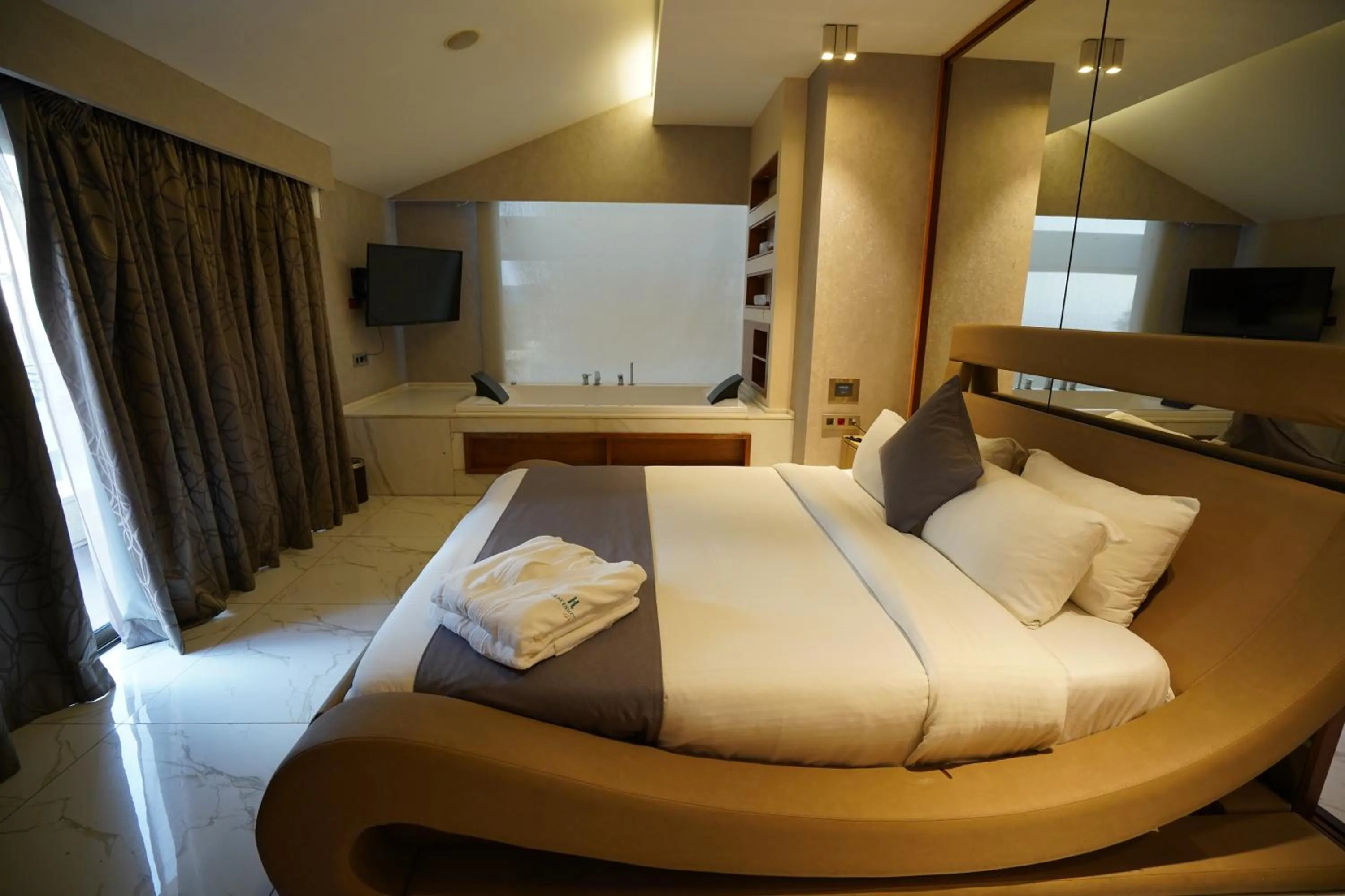 Bed in Heaven Prestige Hotel