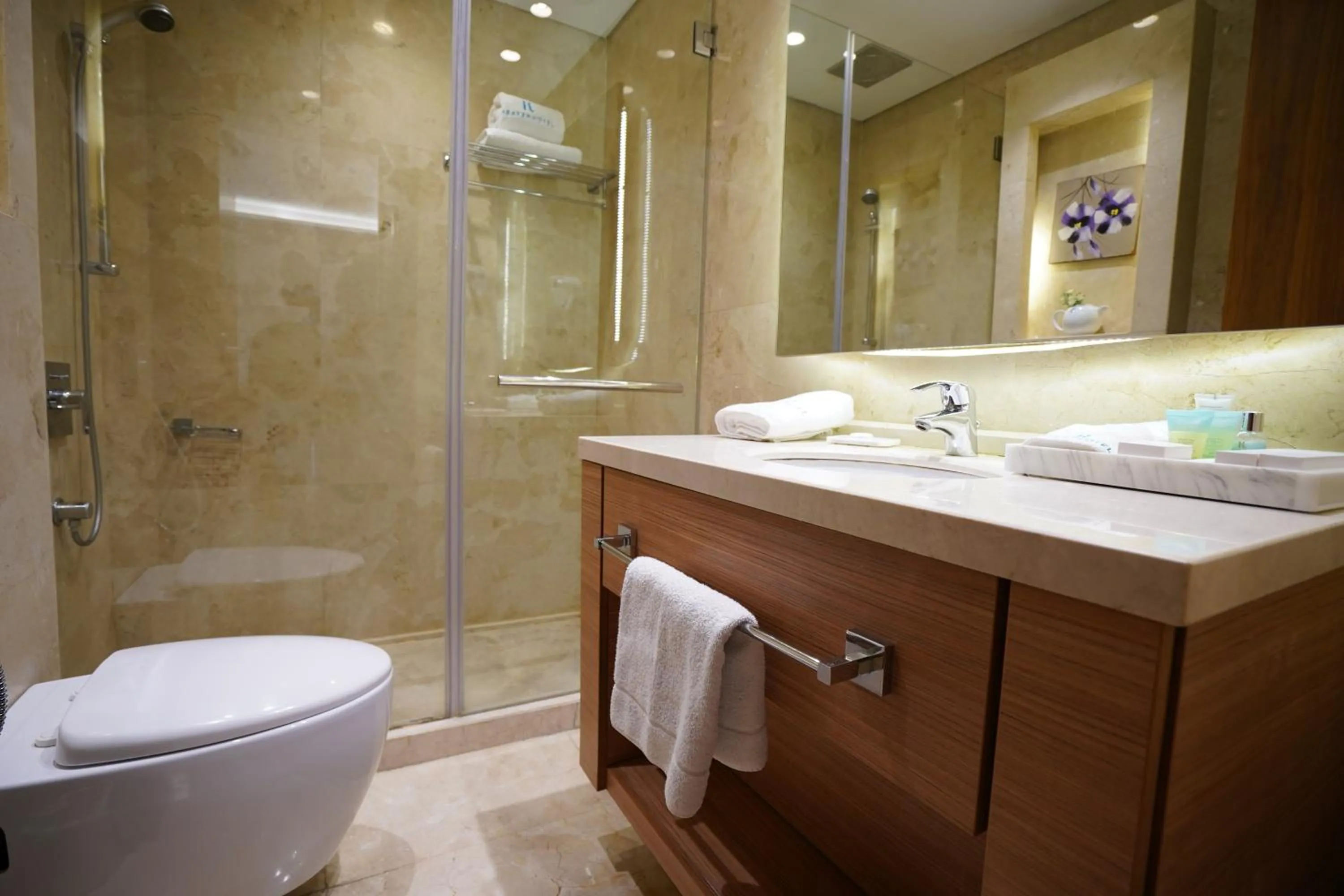 Shower in Heaven Prestige Hotel