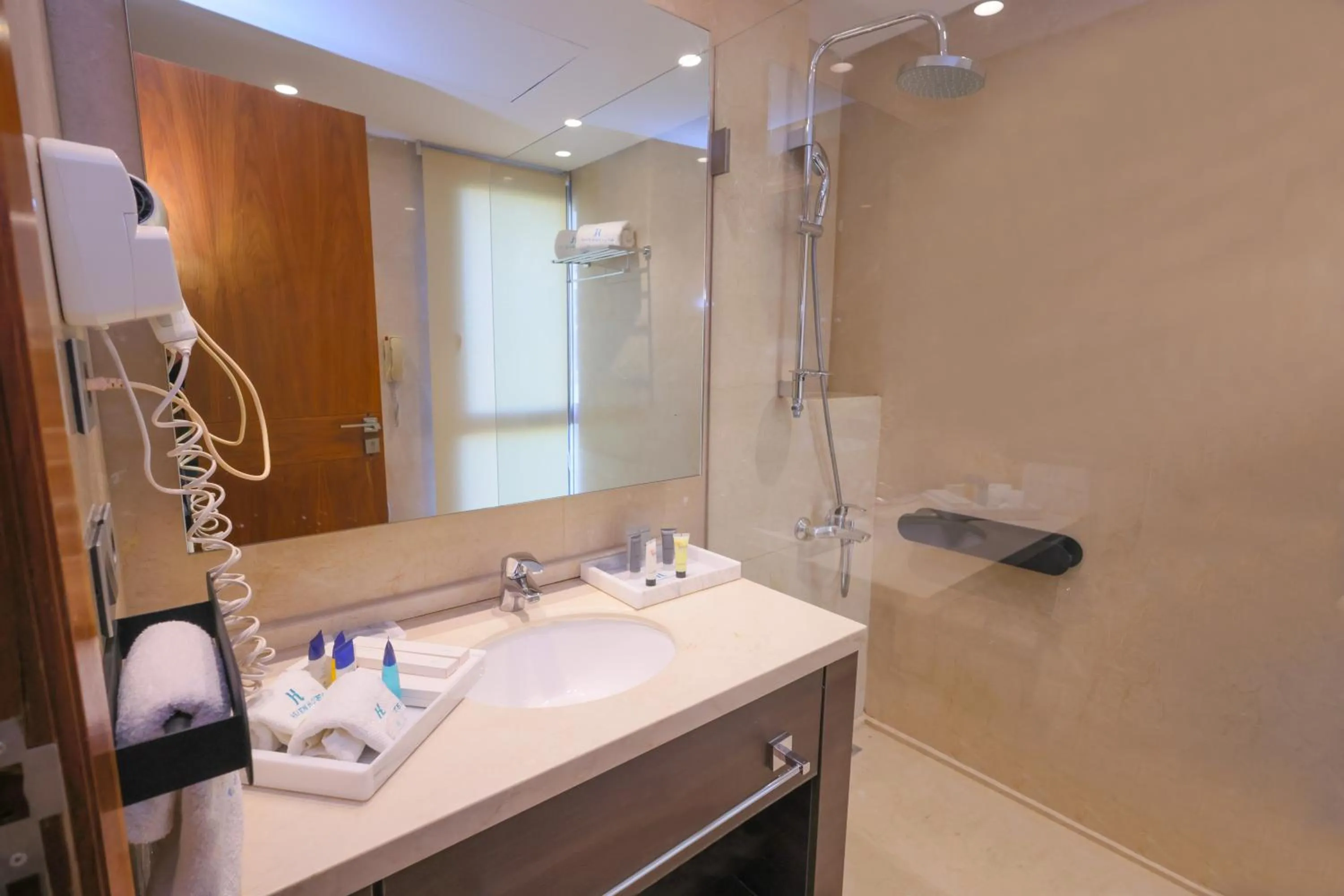 Shower in Heaven Prestige Hotel