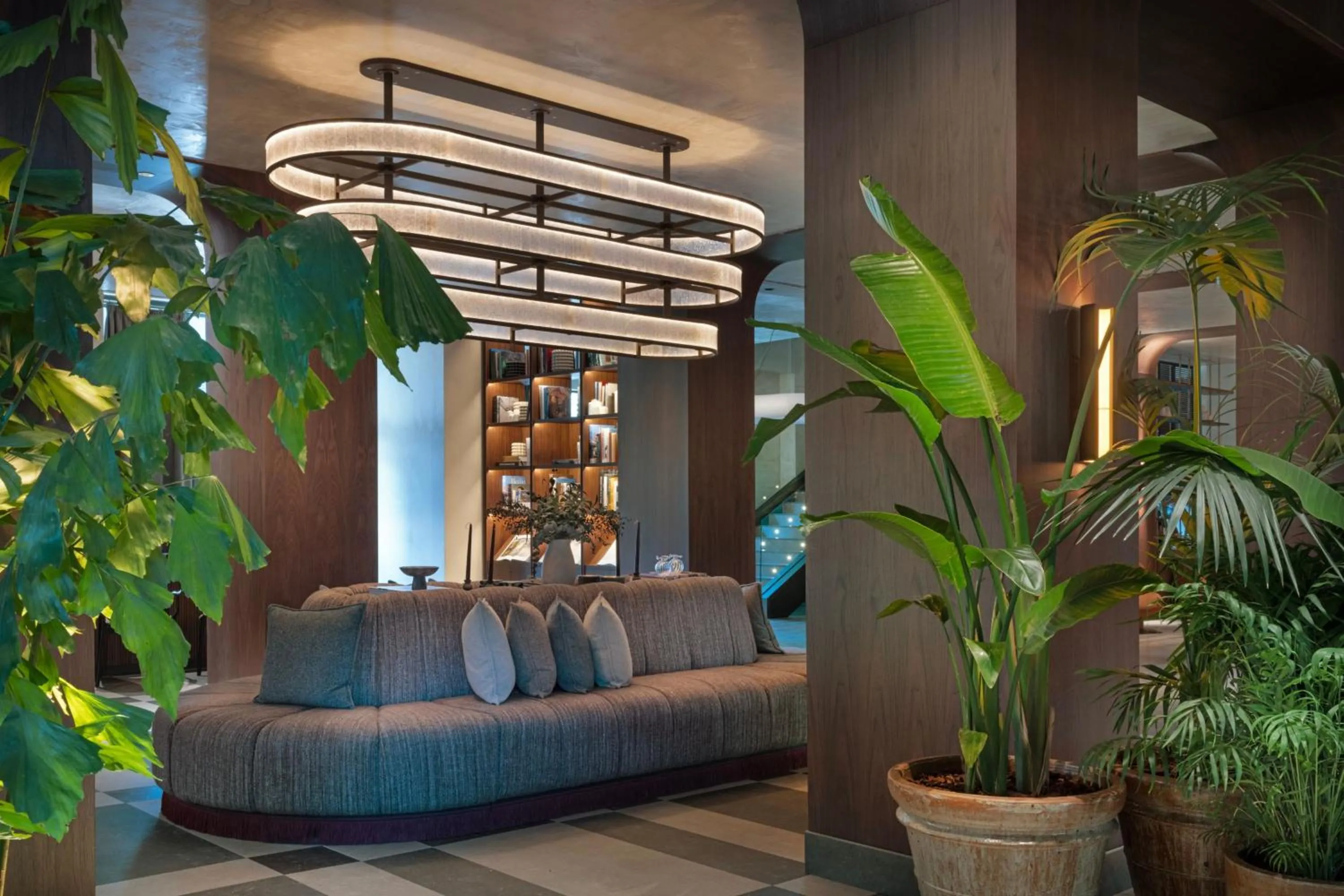 Lobby or reception in The Westin Madrid Cuzco