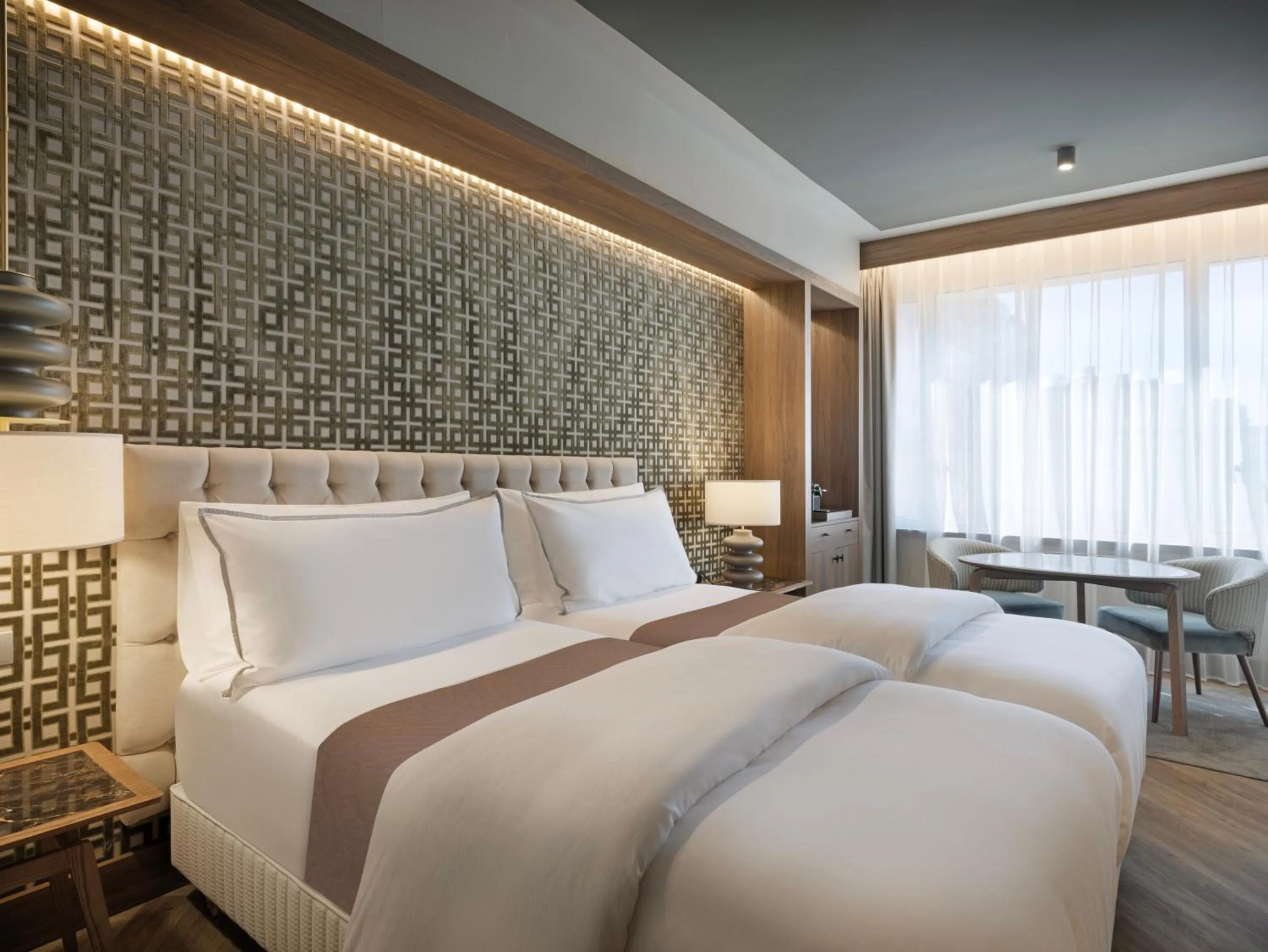 Bed in The Westin Madrid Cuzco