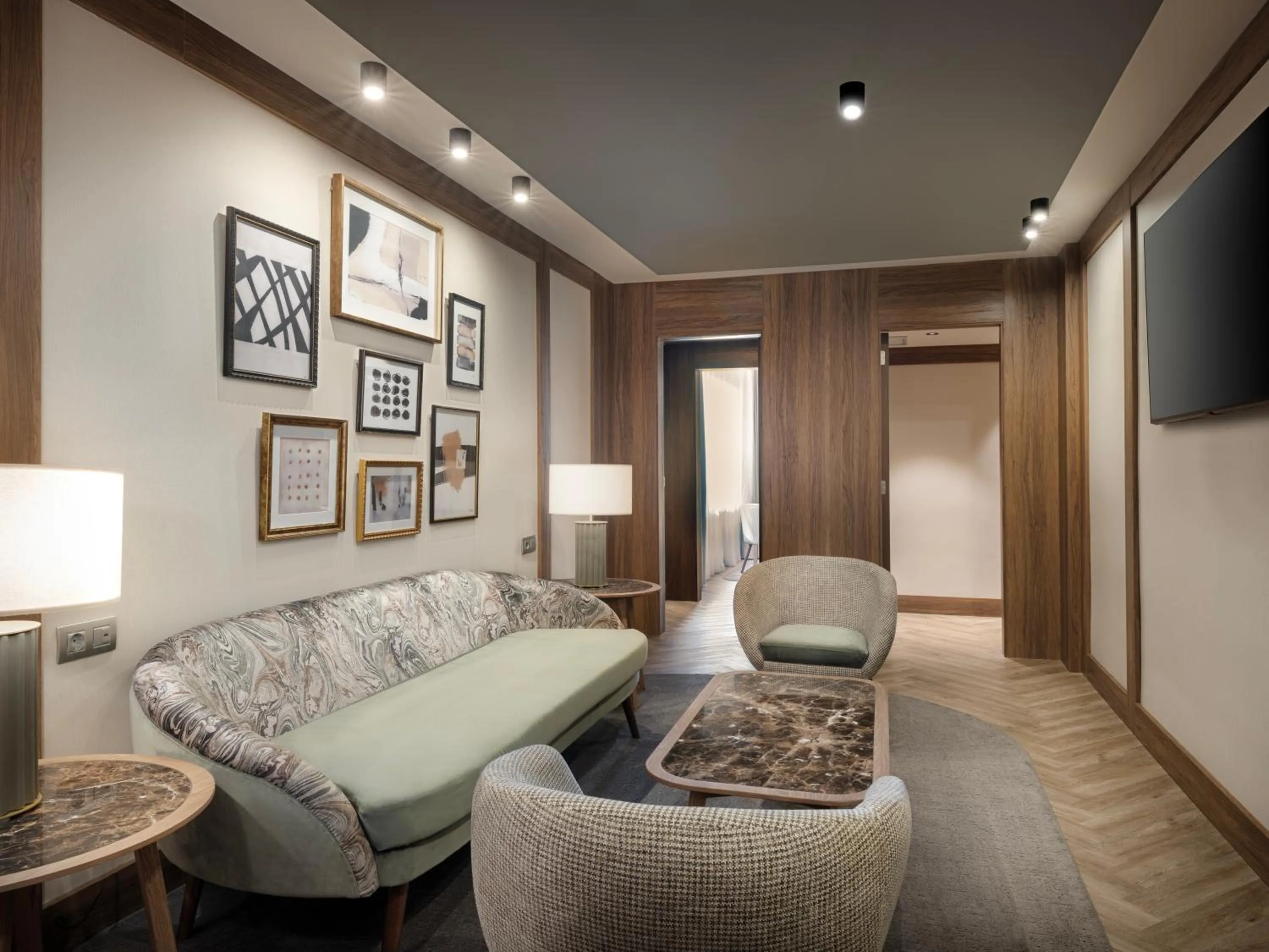 Living room in The Westin Madrid Cuzco