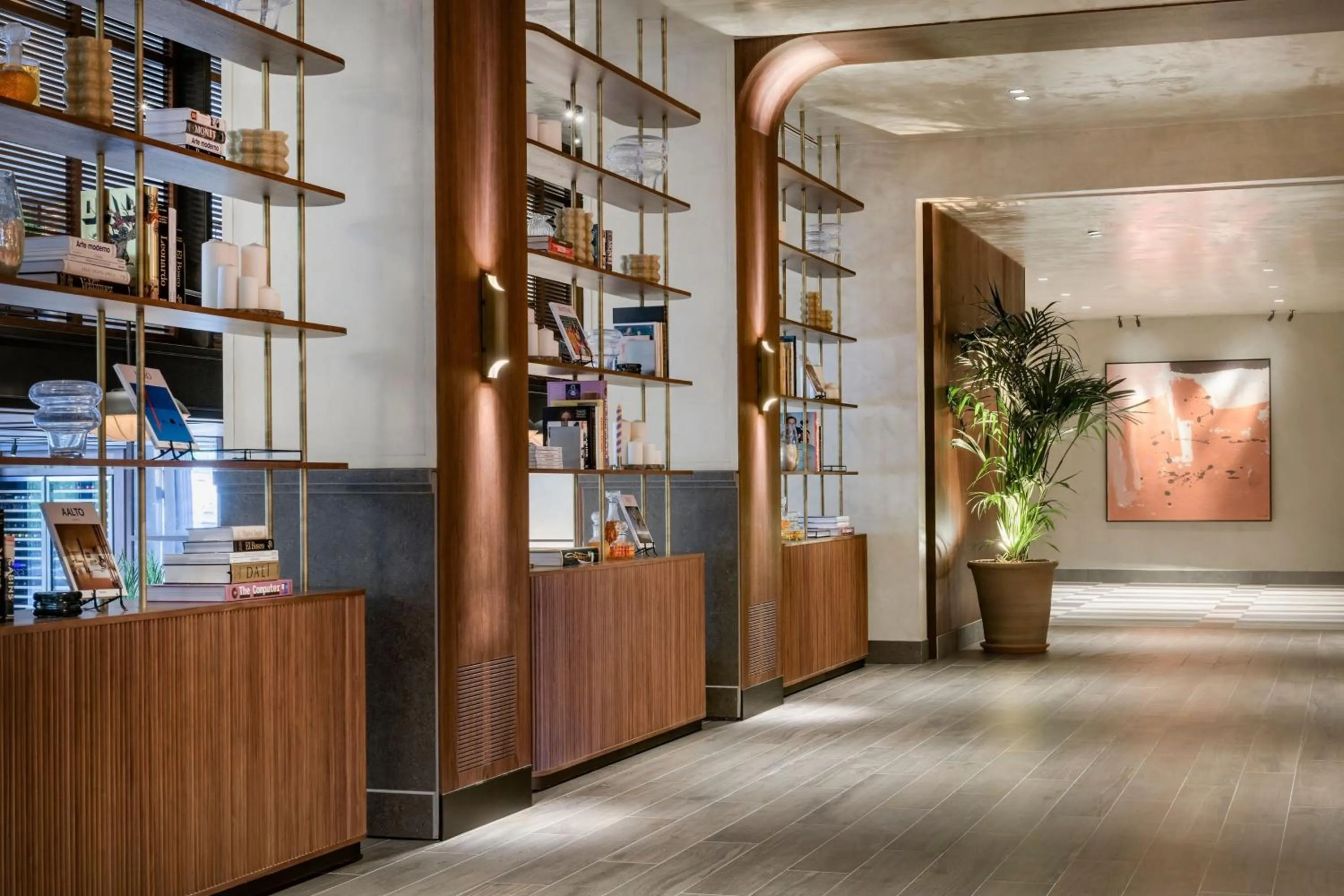 Lobby or reception in The Westin Madrid Cuzco