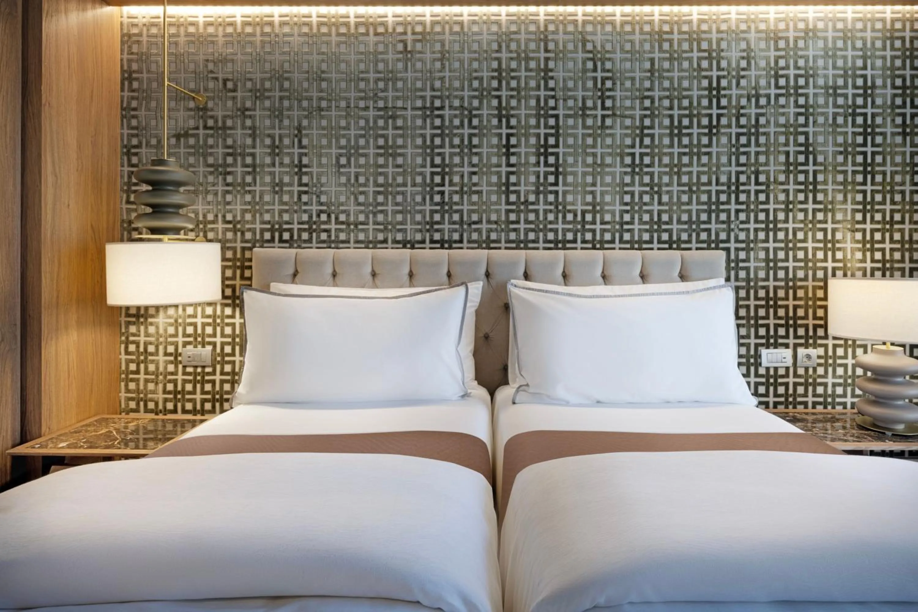 Photo of the whole room, Bed in The Westin Madrid Cuzco