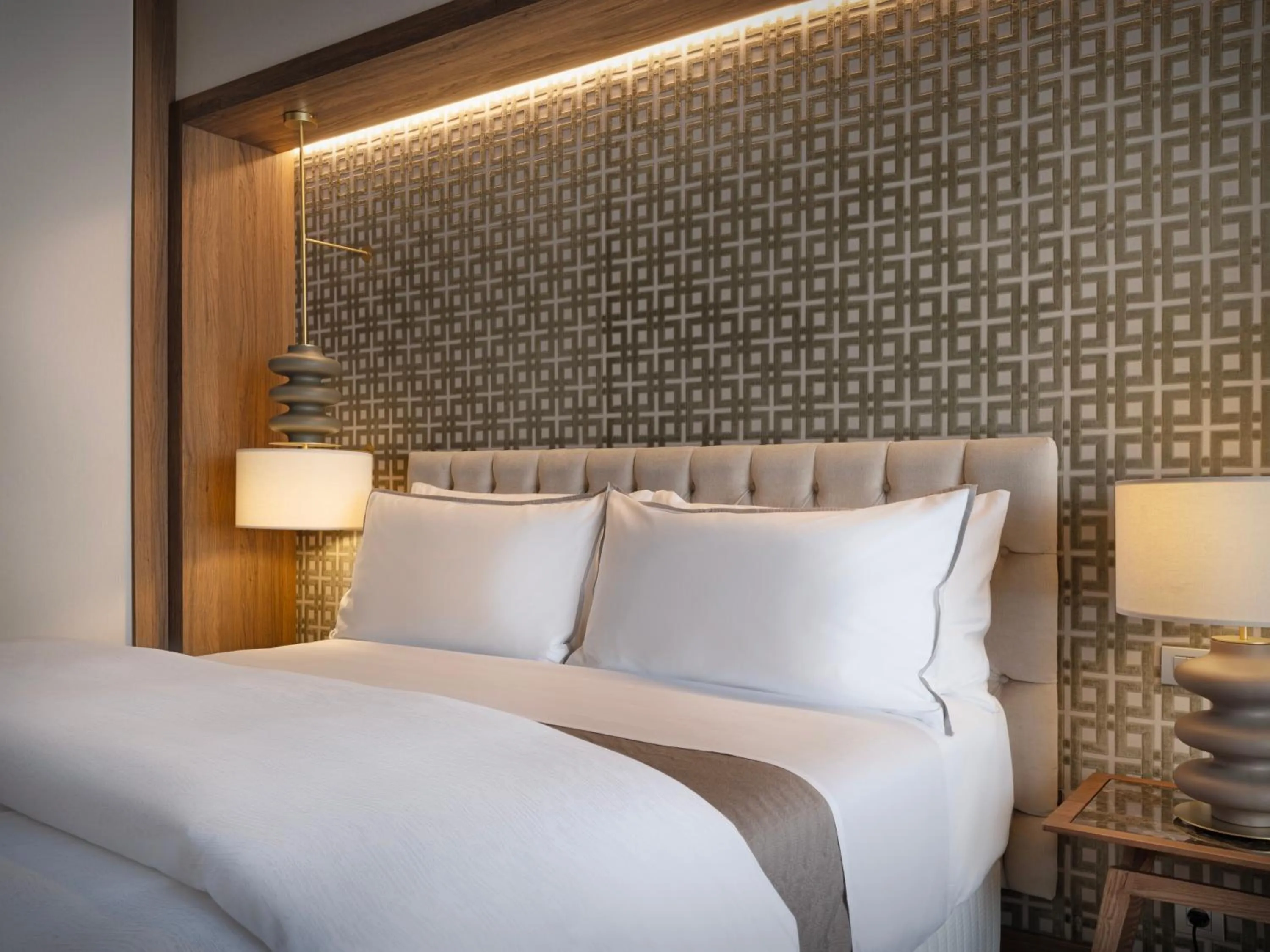 Bed in The Westin Madrid Cuzco