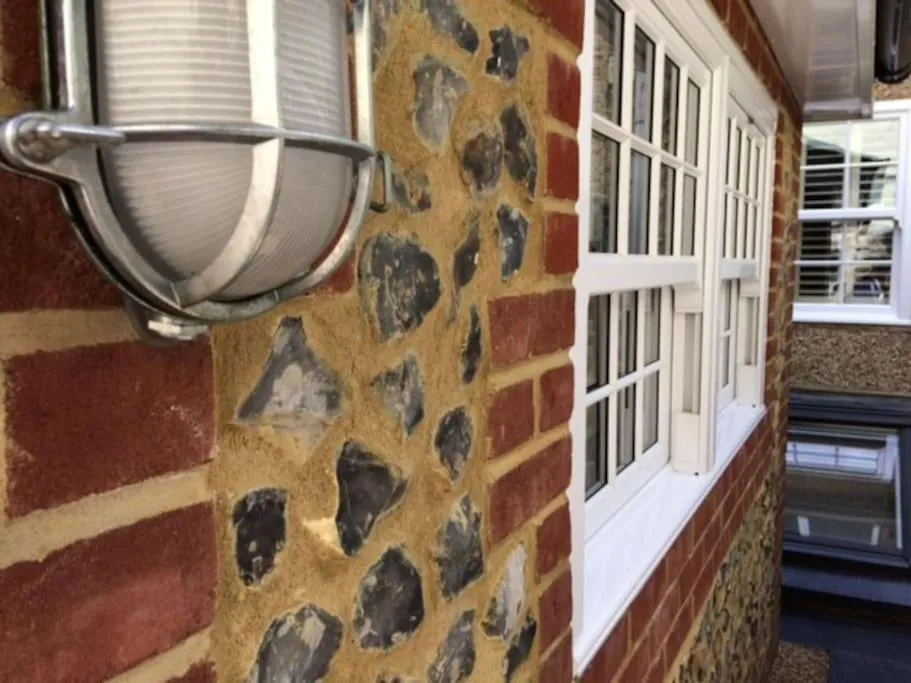 River Road, Littlehampton, Executive Apartment