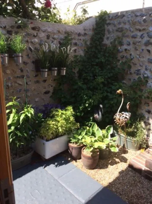 Garden in River Road, Littlehampton, Executive Apartment