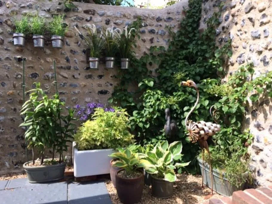 Day in River Road, Littlehampton, Executive Apartment