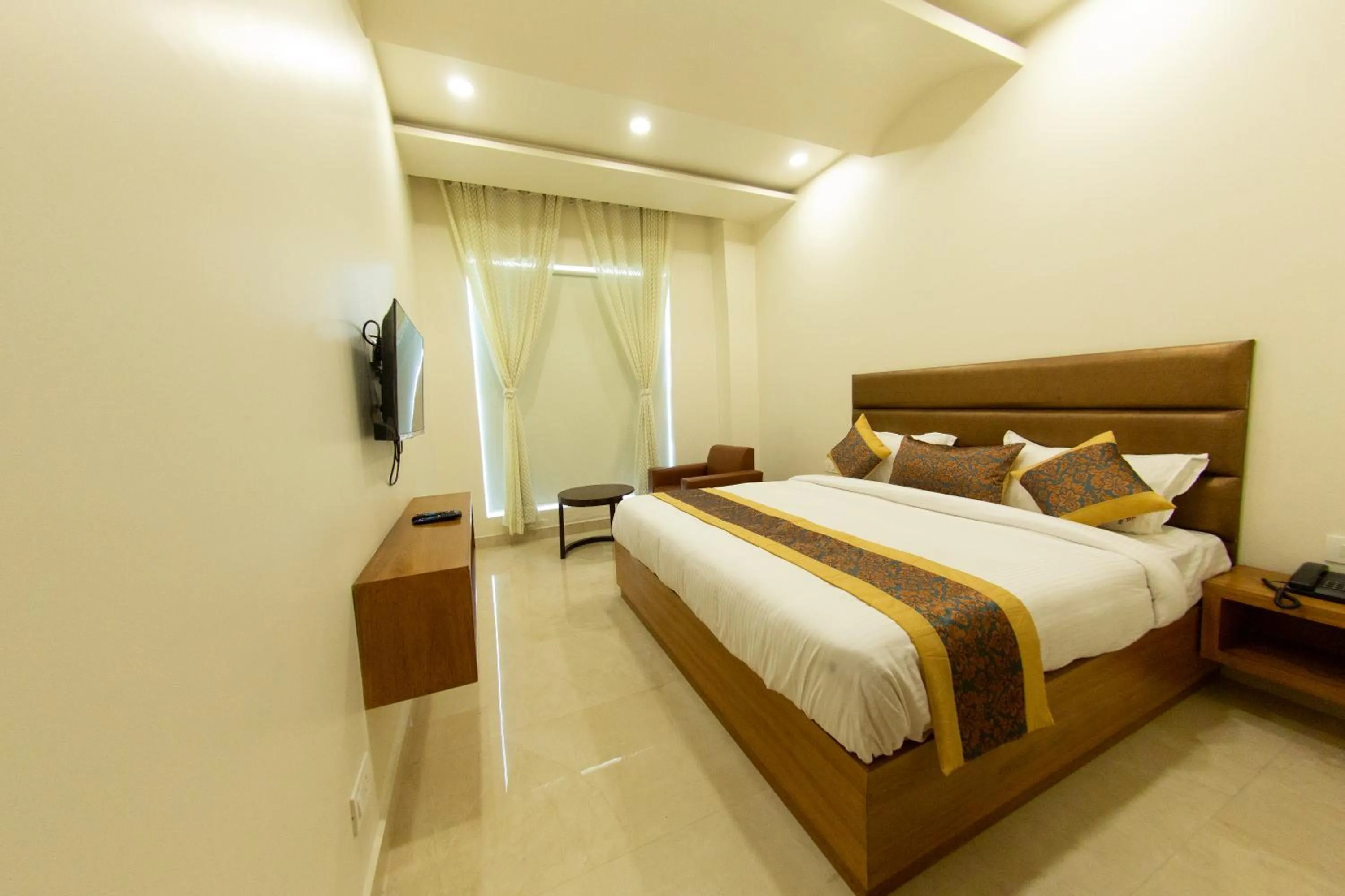 Bed in Comfort Hotel Amritsar by Choice Hotels