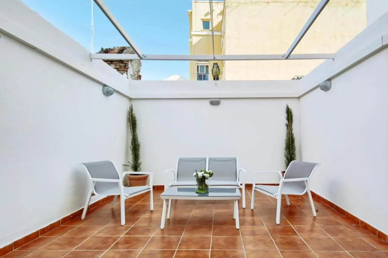 AMPLIO PISO CON TERRAZA