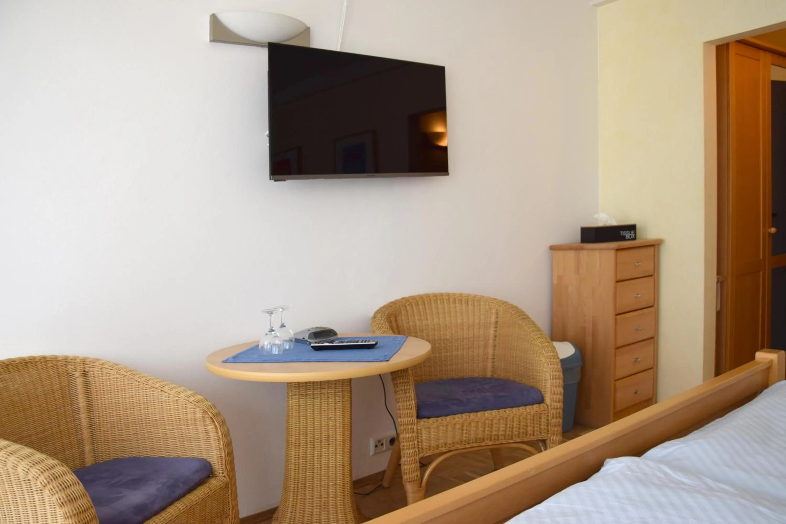 Bed in Hotel im Homburger Ländchen