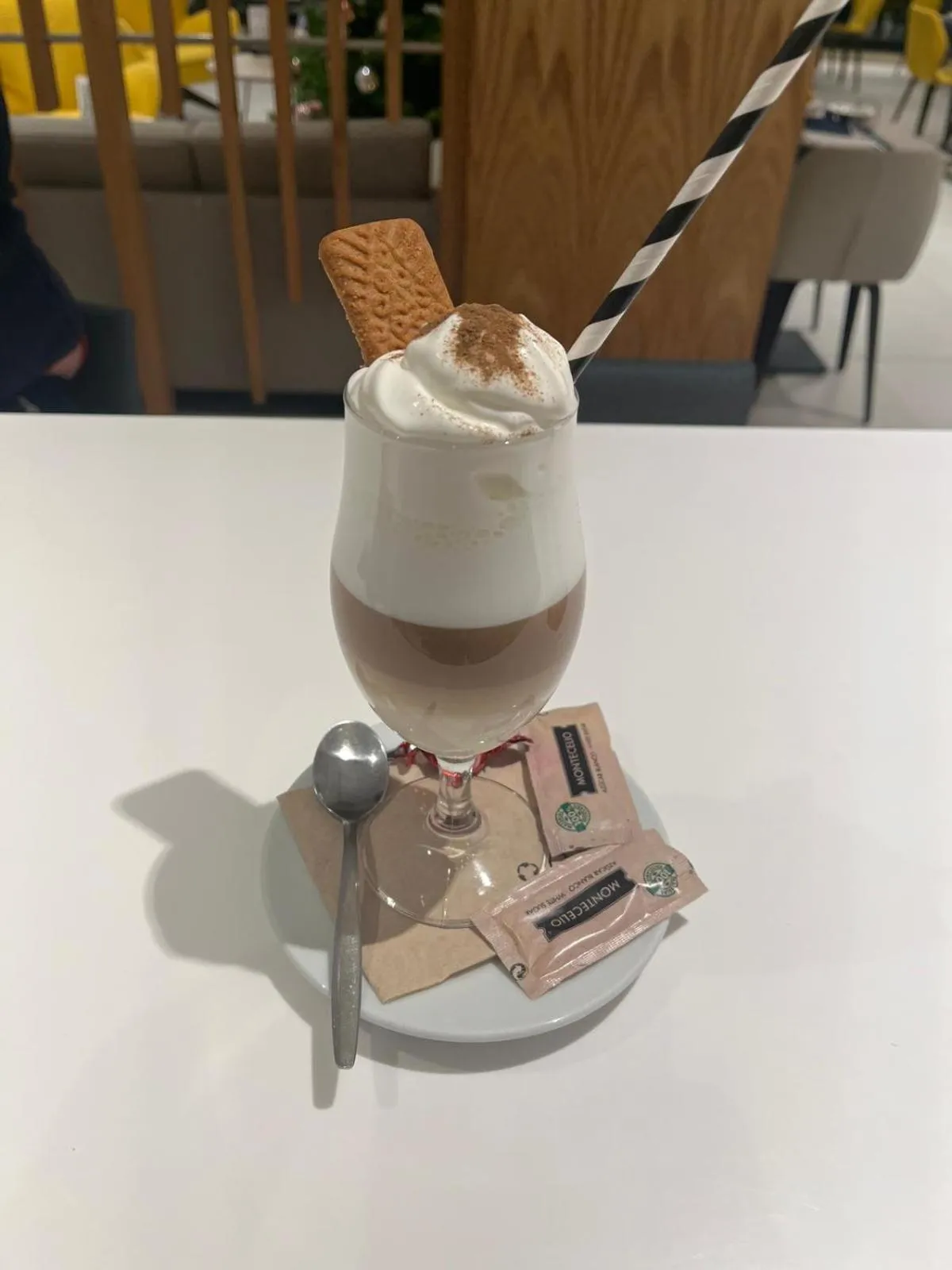 Food and drinks in HOTEL CANDOR