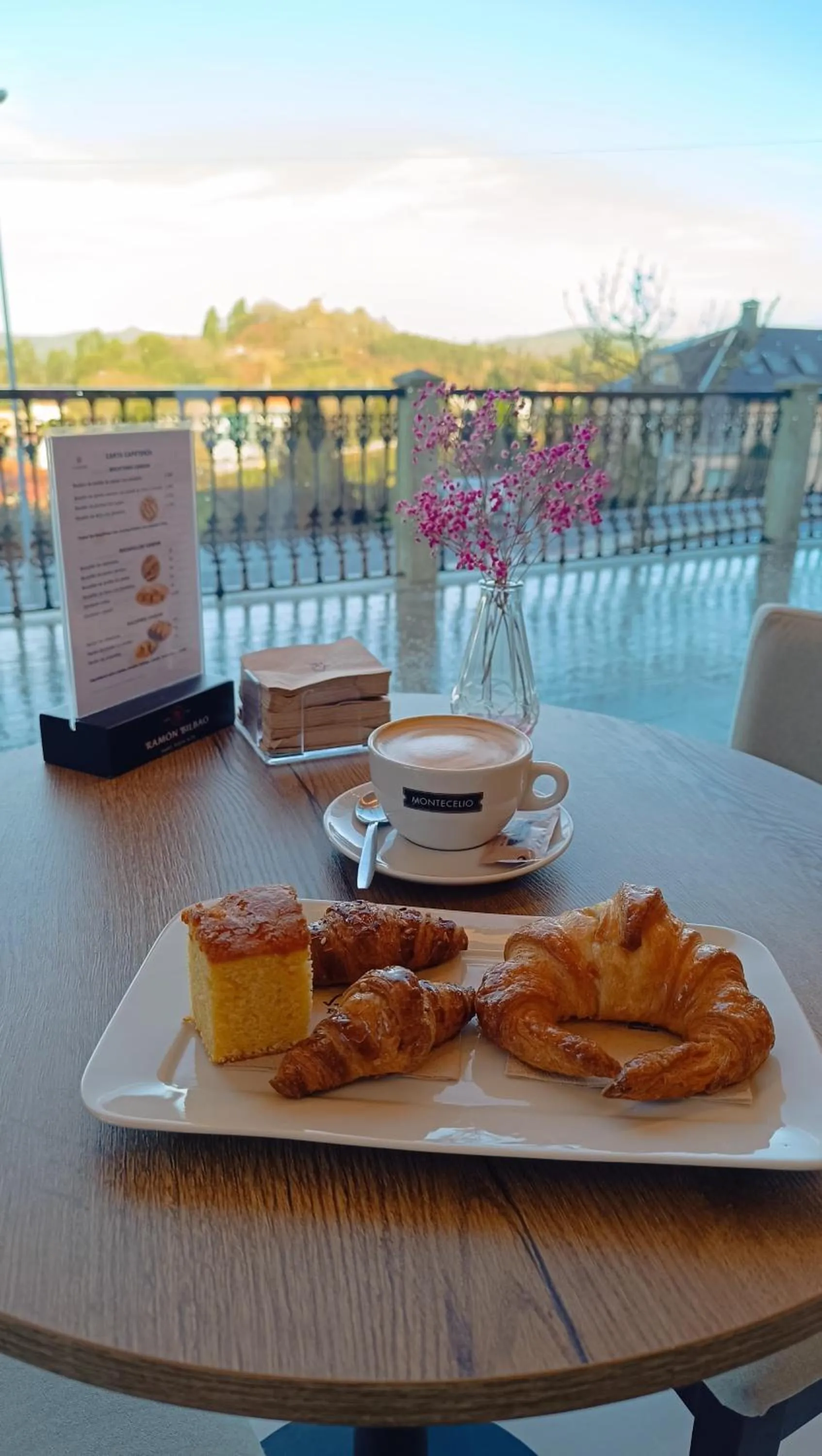 Breakfast in HOTEL CANDOR