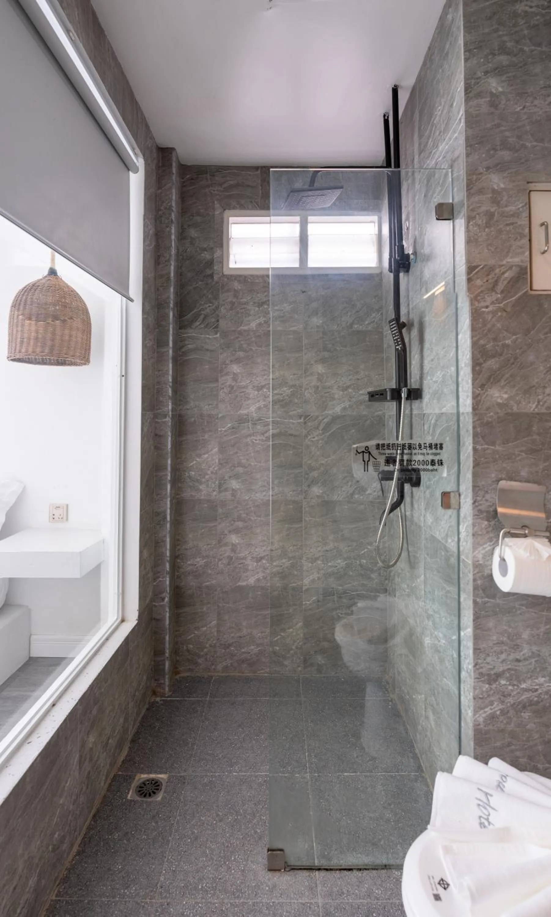 Bathroom in Meow Cat Cafe & Hotel