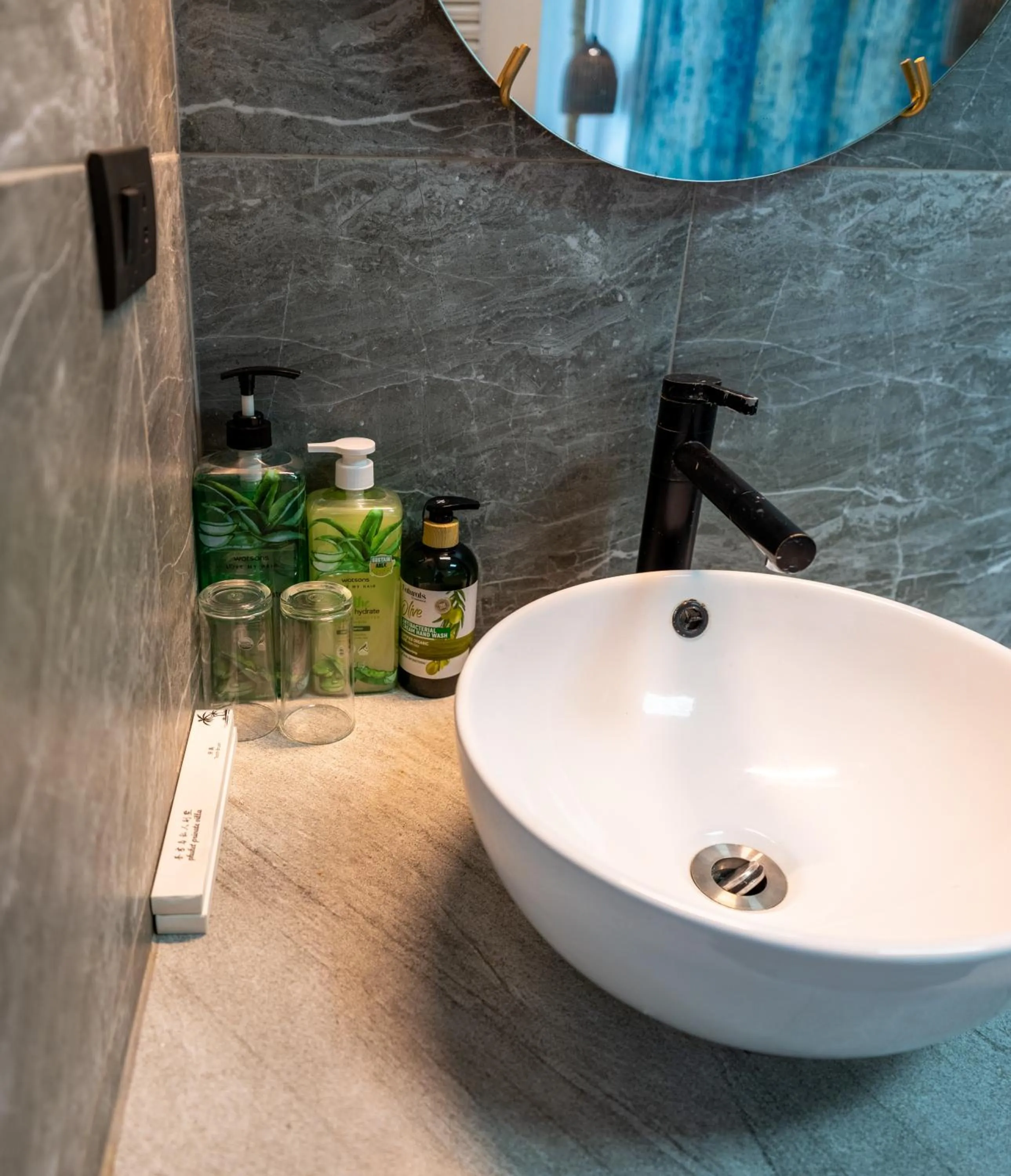 Bathroom in Meow Cat Cafe & Hotel