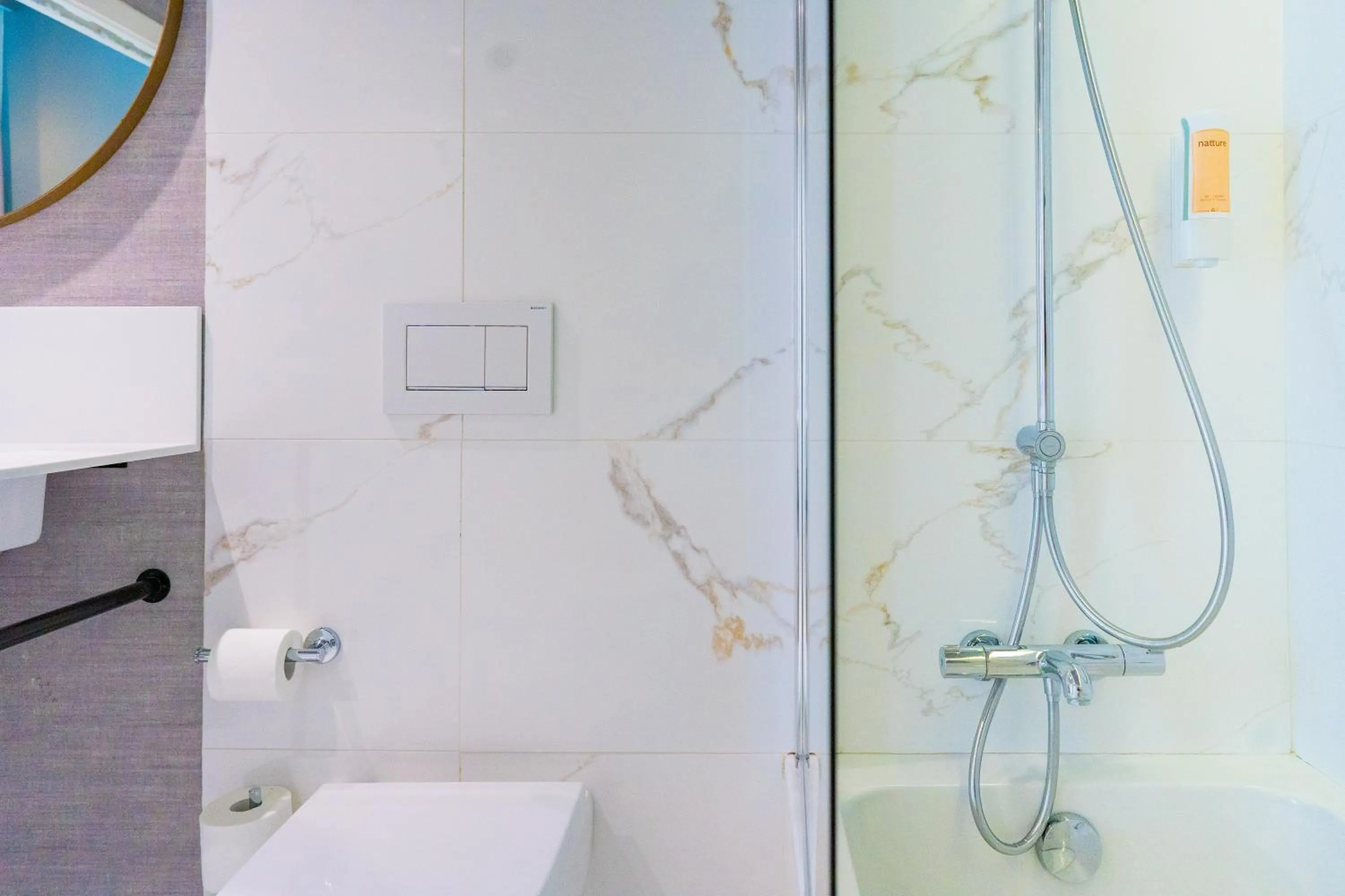 Shower in Hotel Riazor