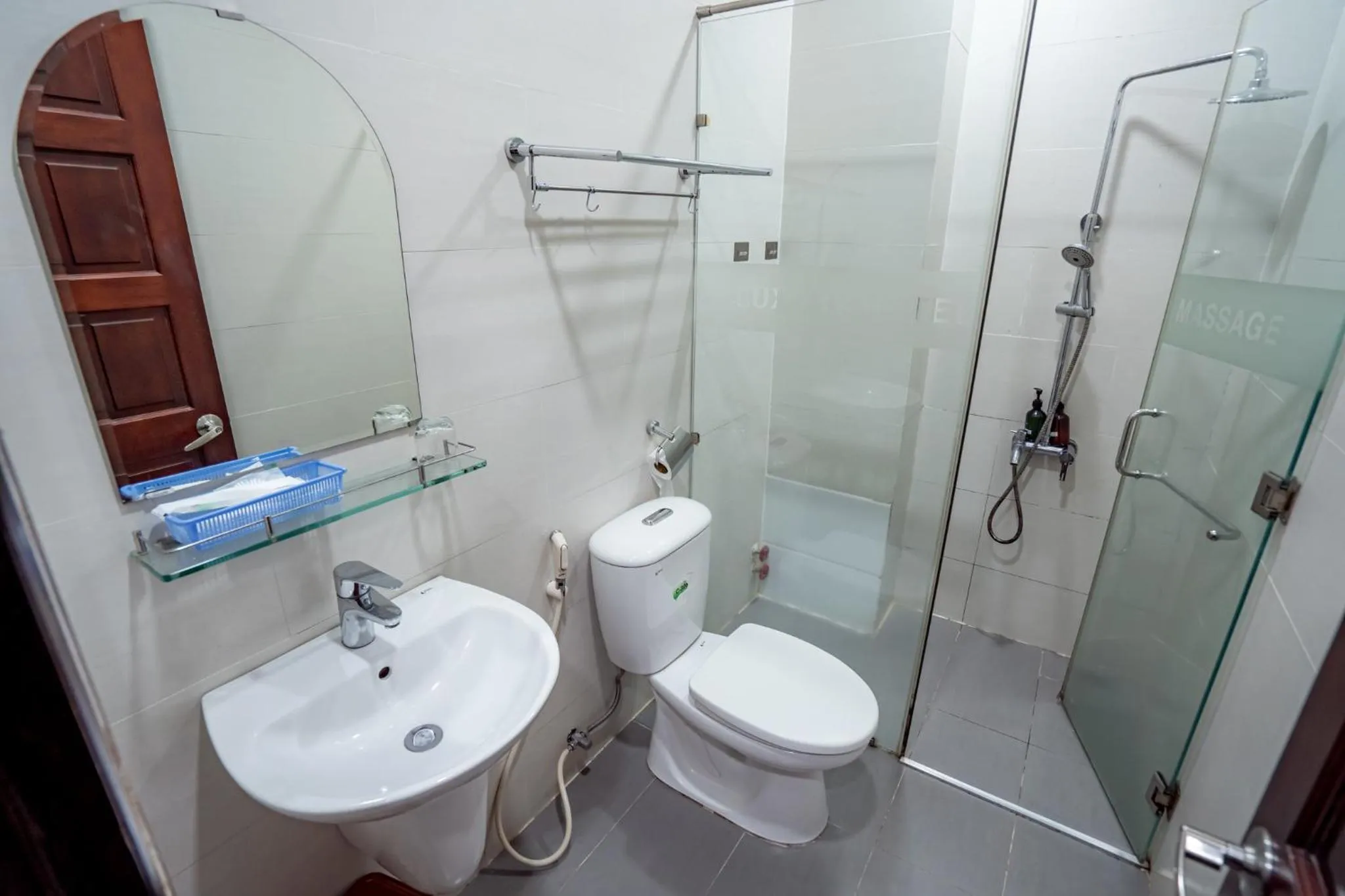 Toilet in LUXURY HOTEL HẬU GIANG