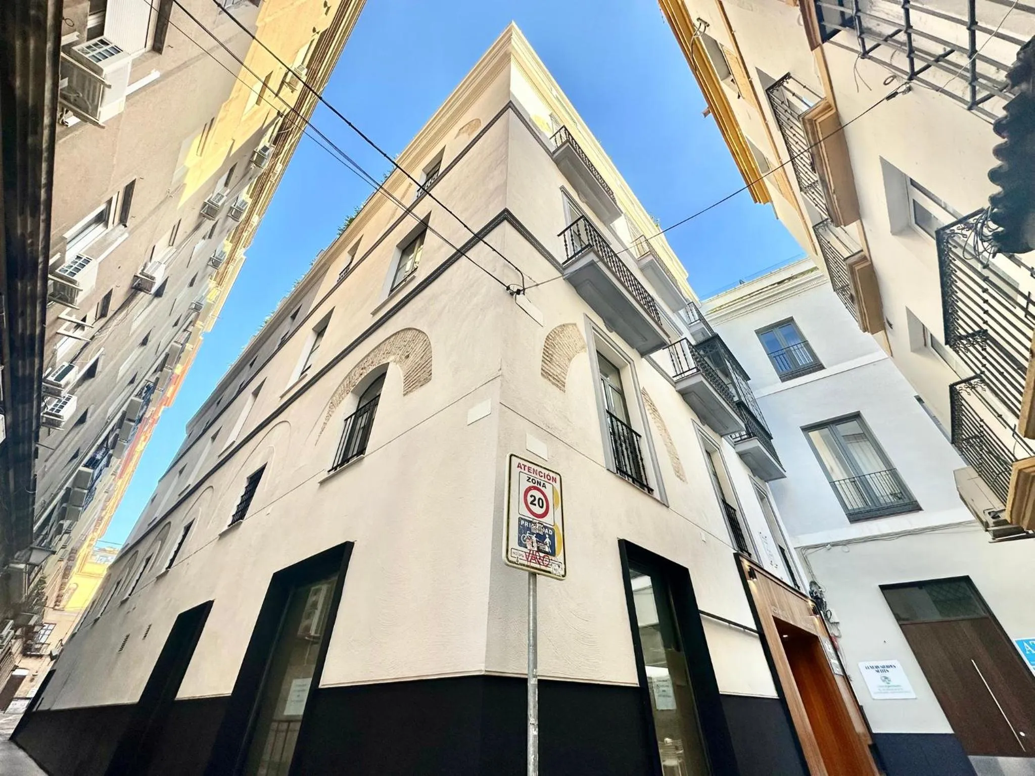 Property building in nQn Aparts & Suites Sevilla