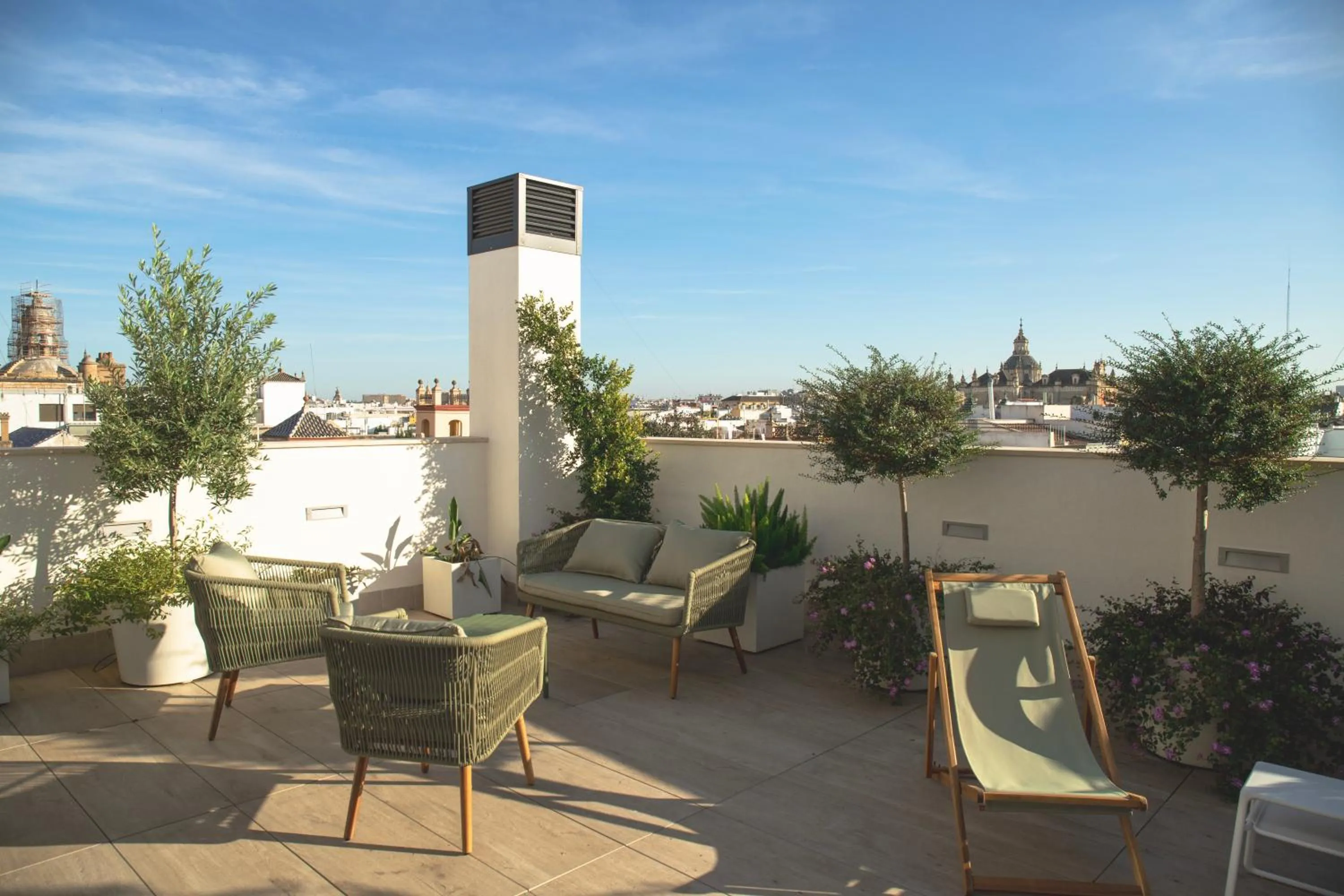 Property building in nQn Aparts & Suites Sevilla