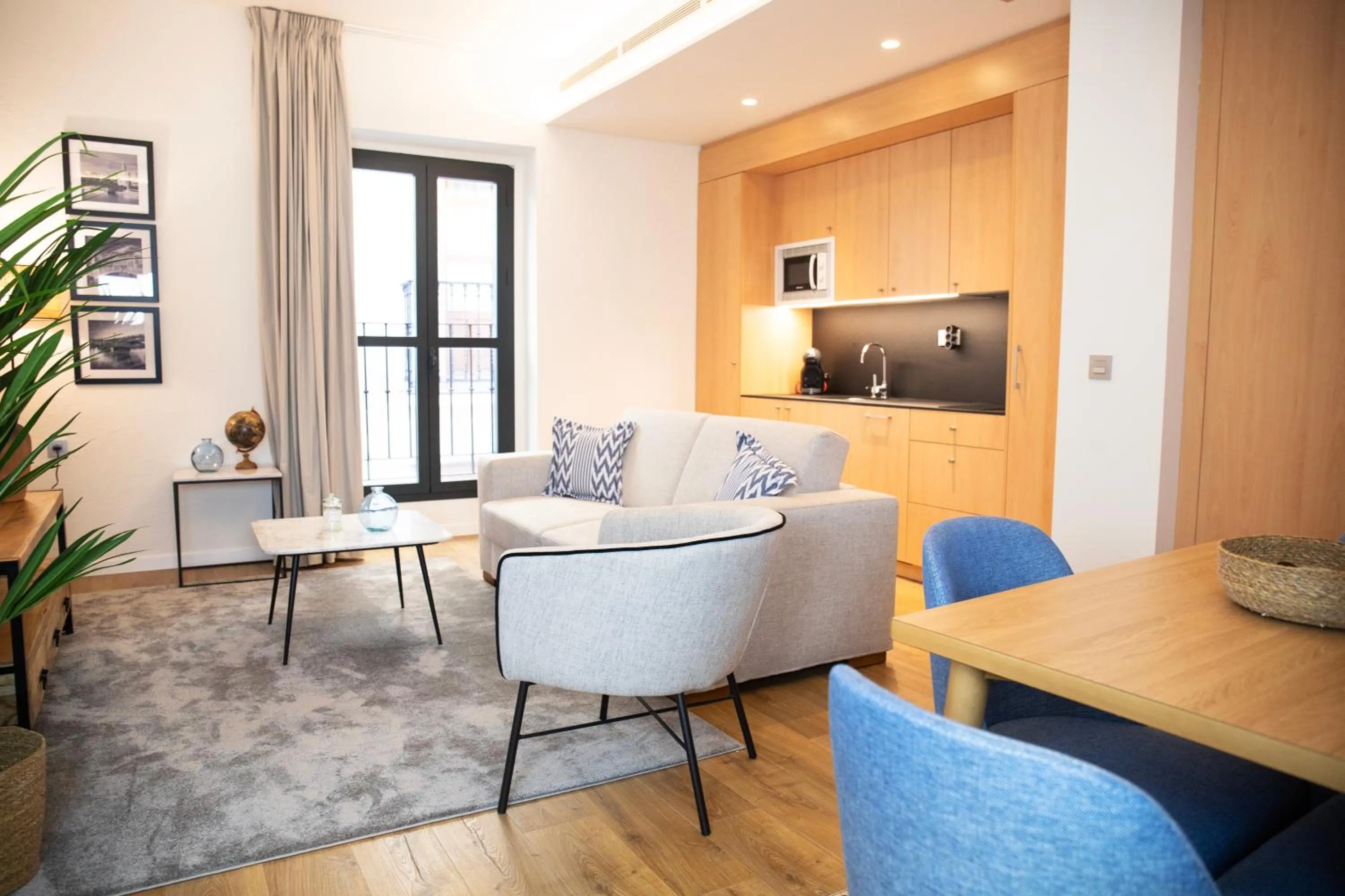 Living room in nQn Aparts & Suites Sevilla