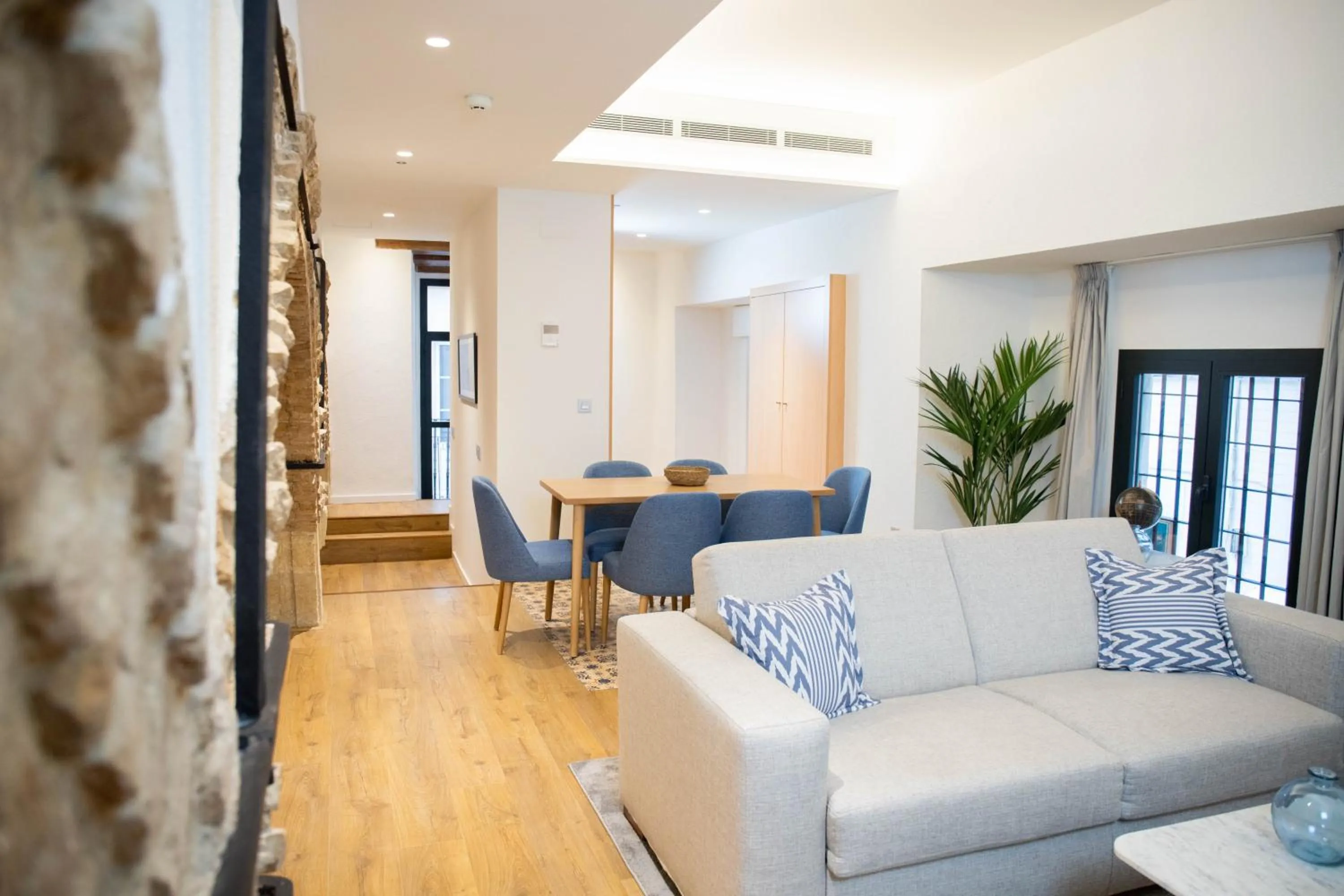 kitchen in nQn Aparts & Suites Sevilla