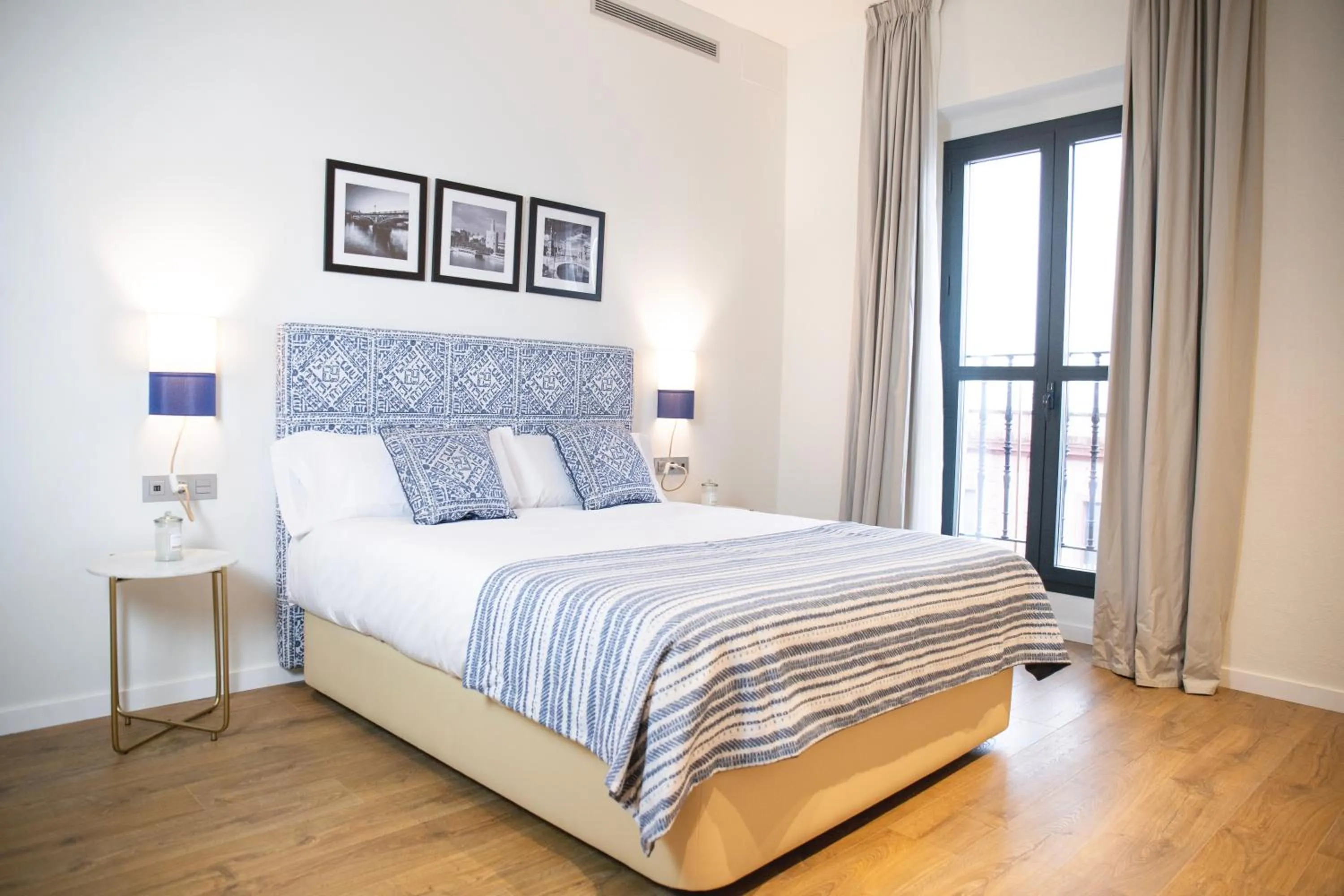 Bed in nQn Aparts & Suites Sevilla