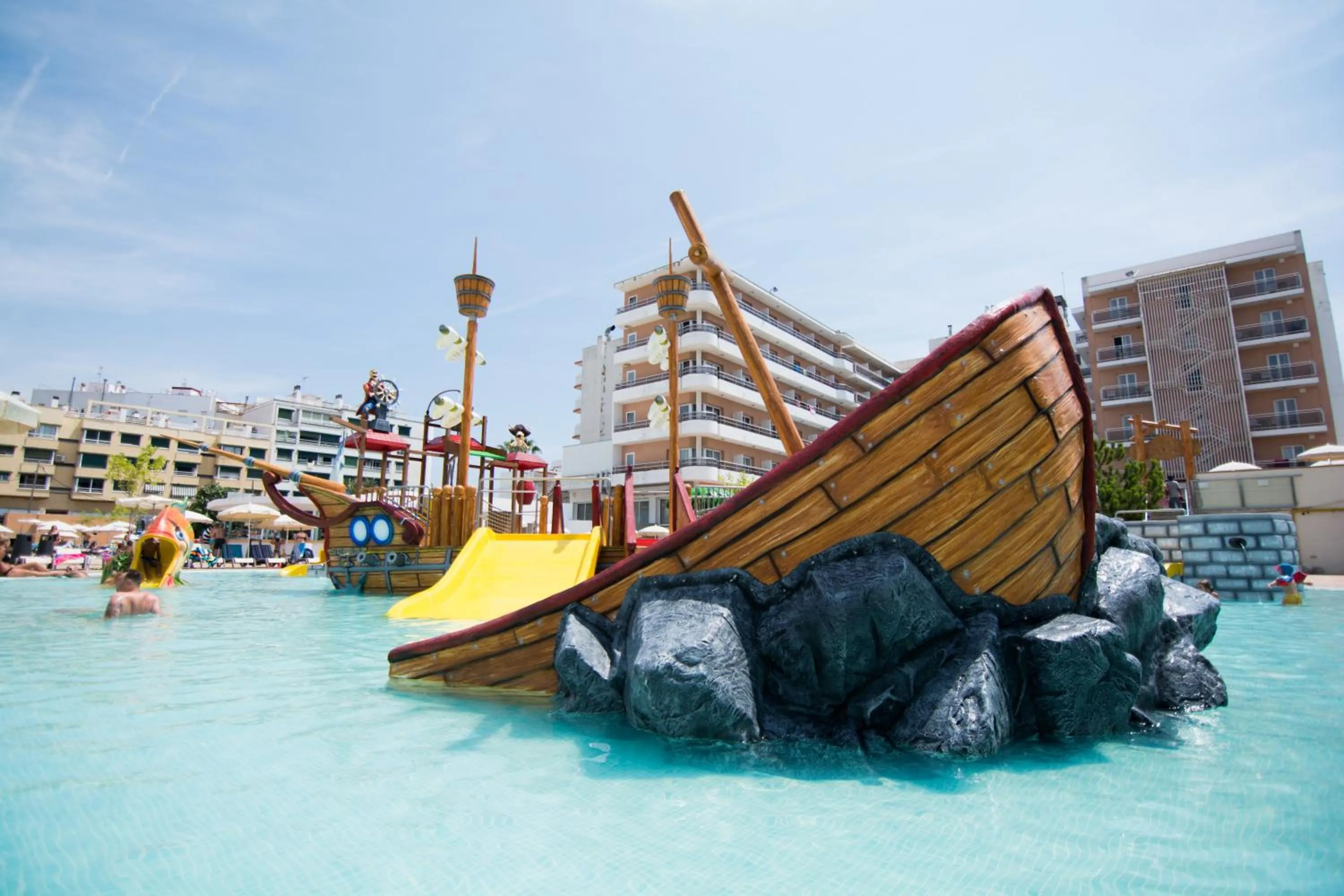 Swimming pool in Hotel Sorra Daurada Splash