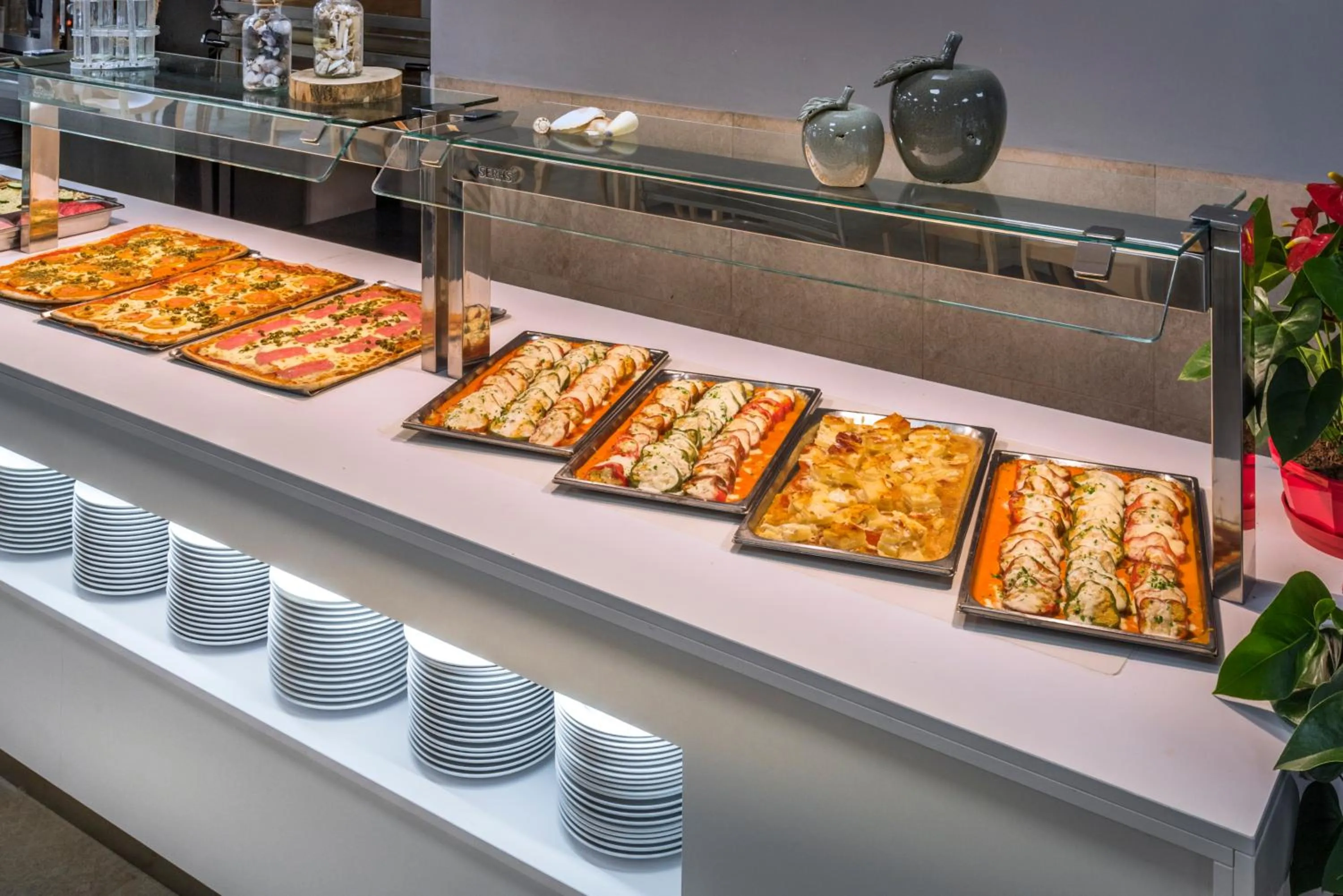 Restaurant/places to eat in Hotel Sorra Daurada Splash