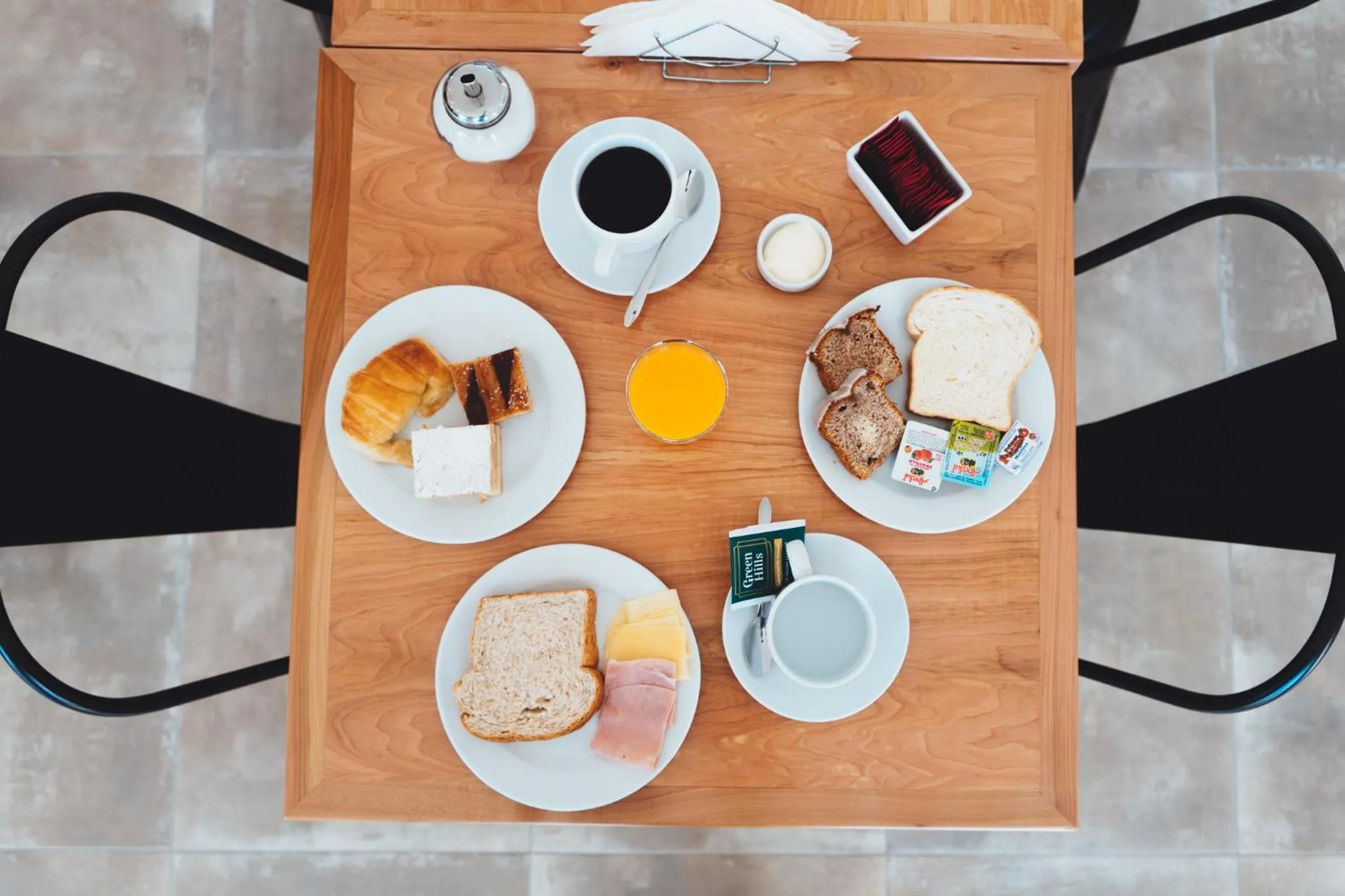 Buffet breakfast in Destino Calafate