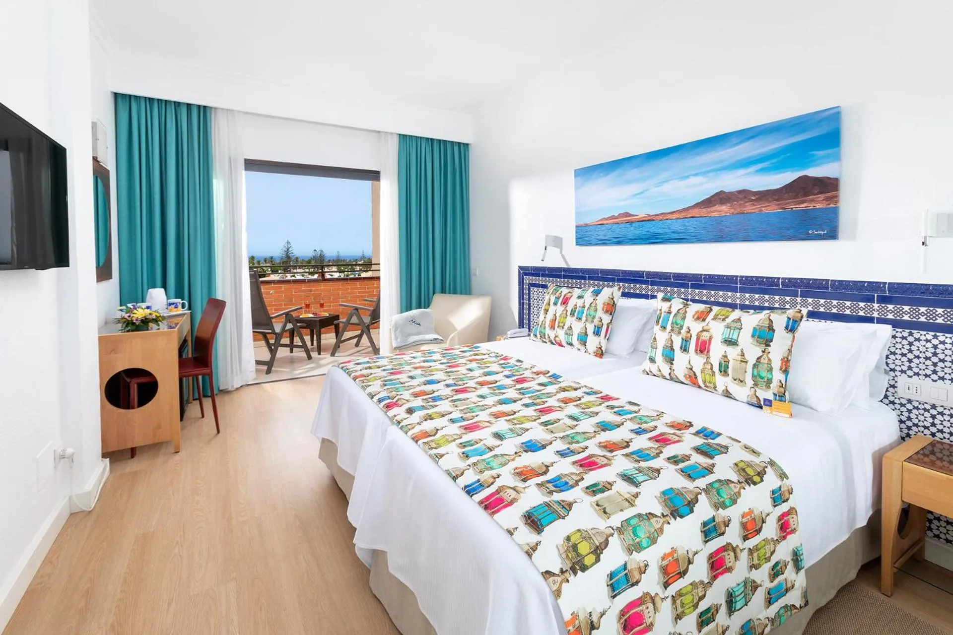 Photo of the whole room, Bed in MUR Neptuno Gran Canaria - Adults Only
