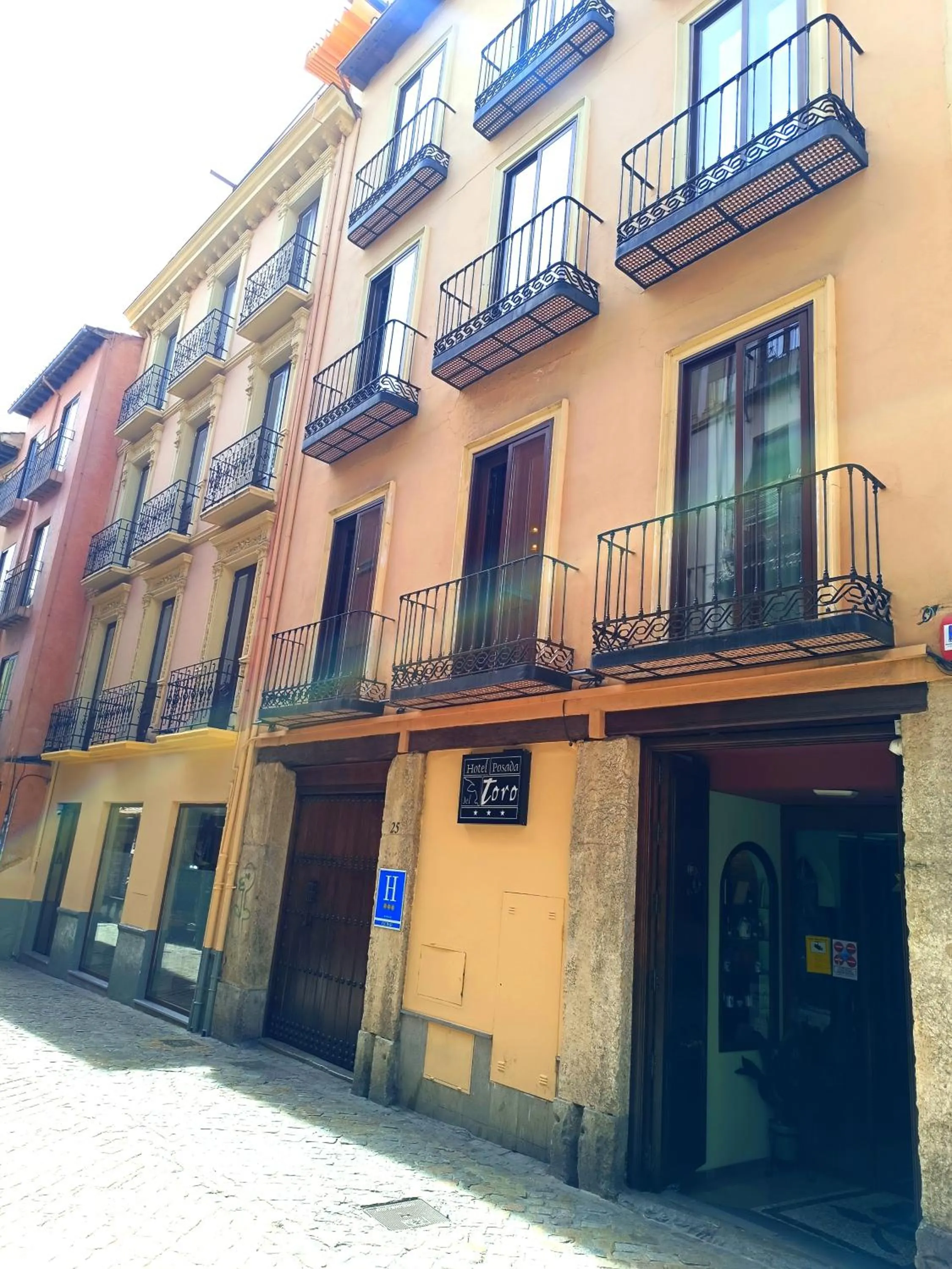 Facade/entrance in Hotel Posada del Toro