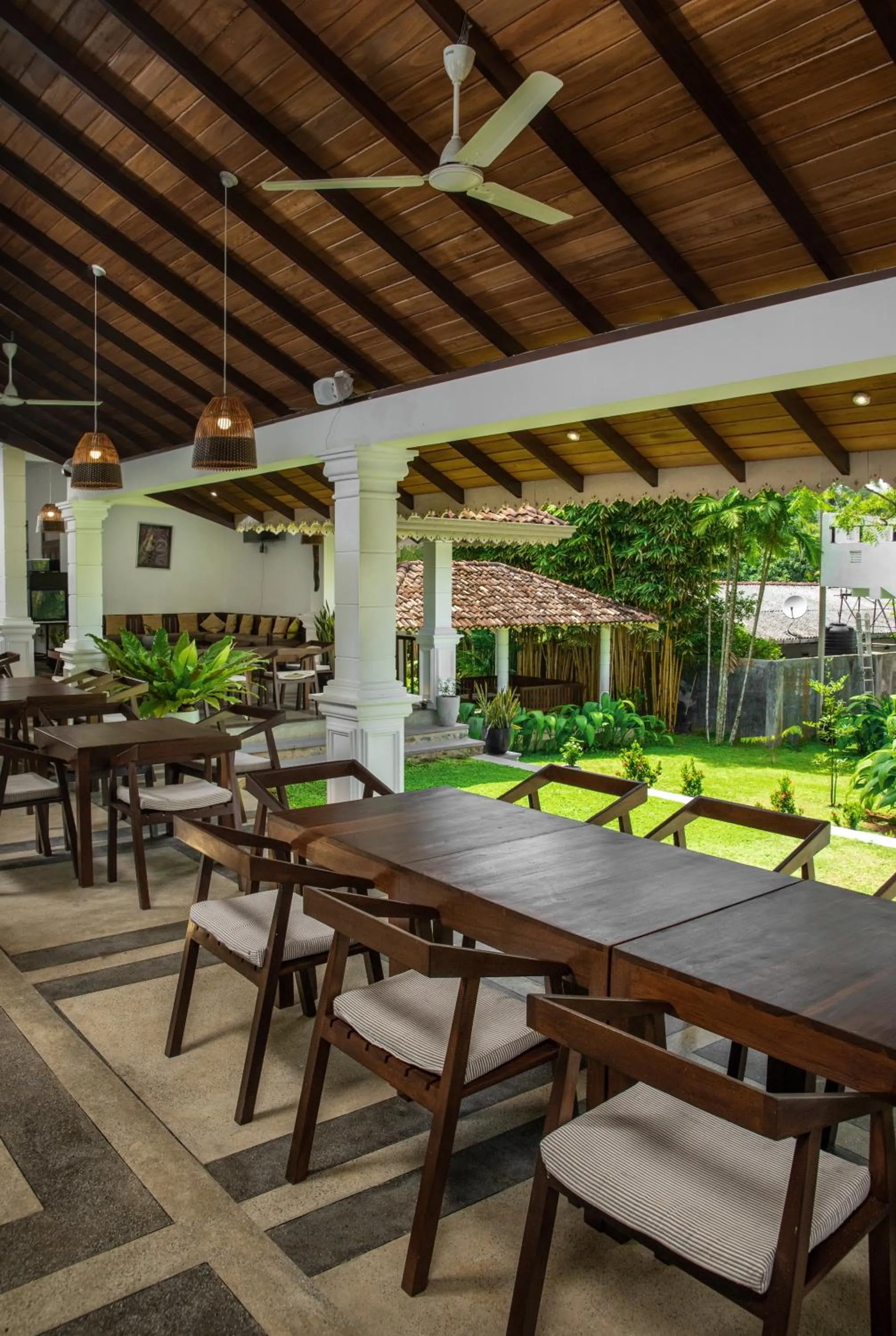 Restaurant/places to eat in Serenity Boutique - Unawatuna