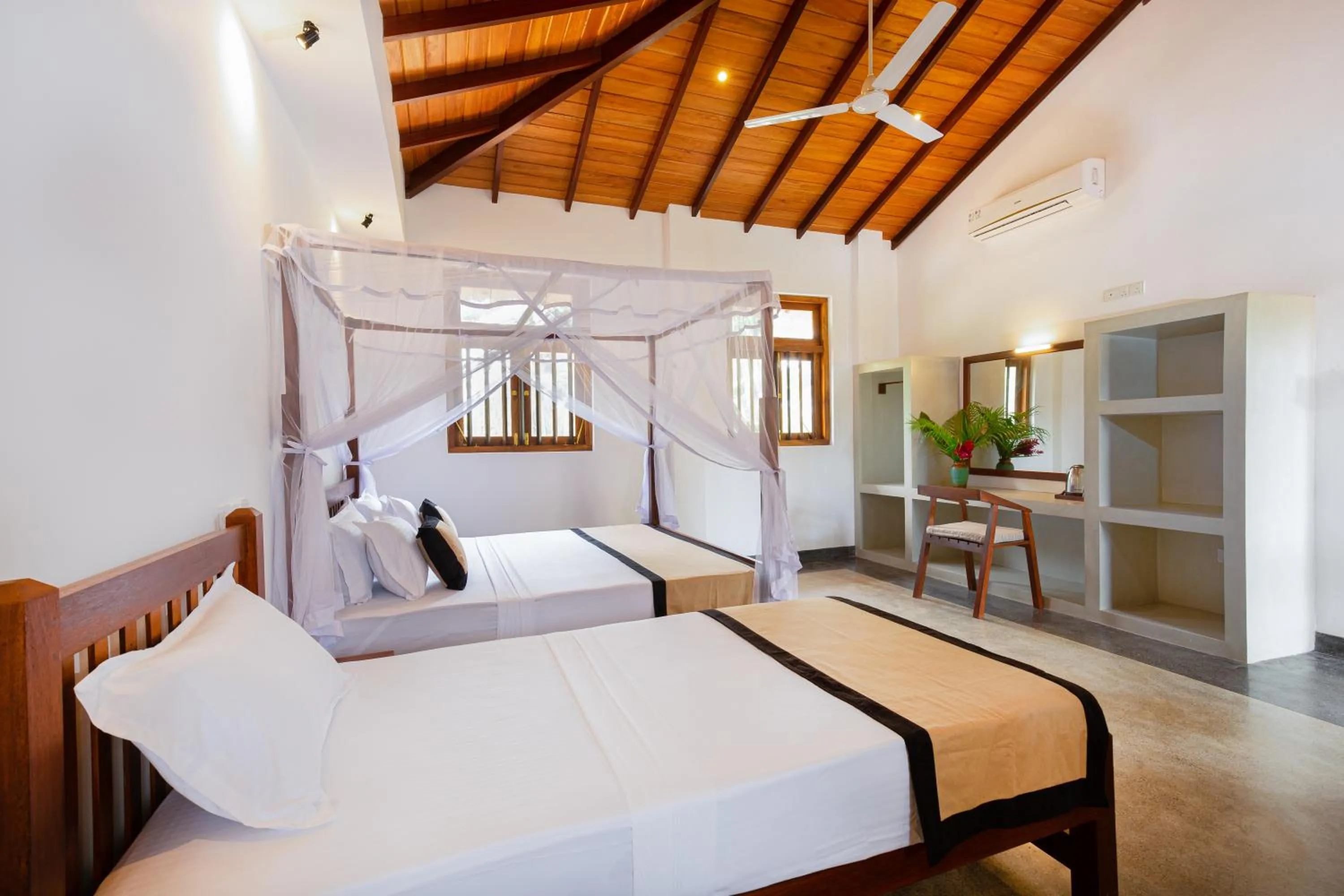 Bedroom, Bed in Serenity Boutique - Unawatuna