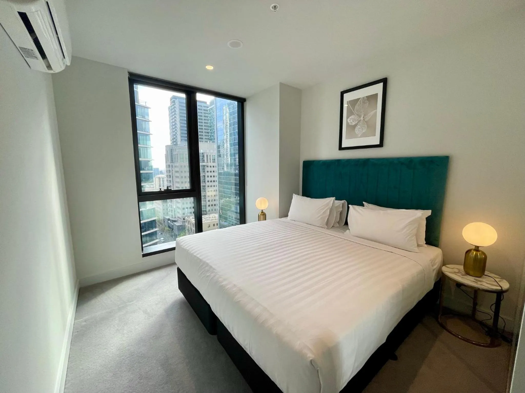 Bed in Paragon Apartments by CLLIX