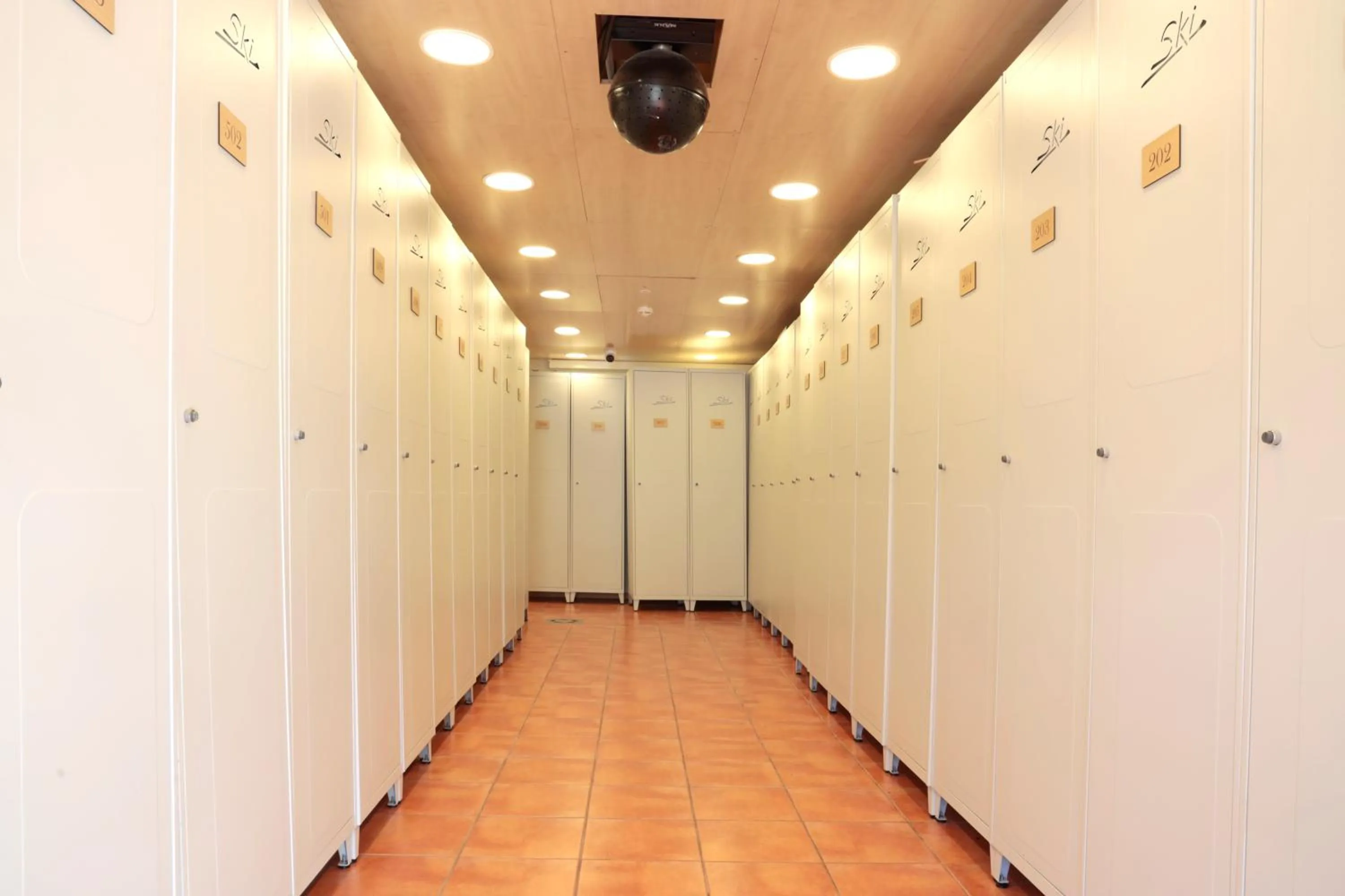 locker in Hotel Blu Aran