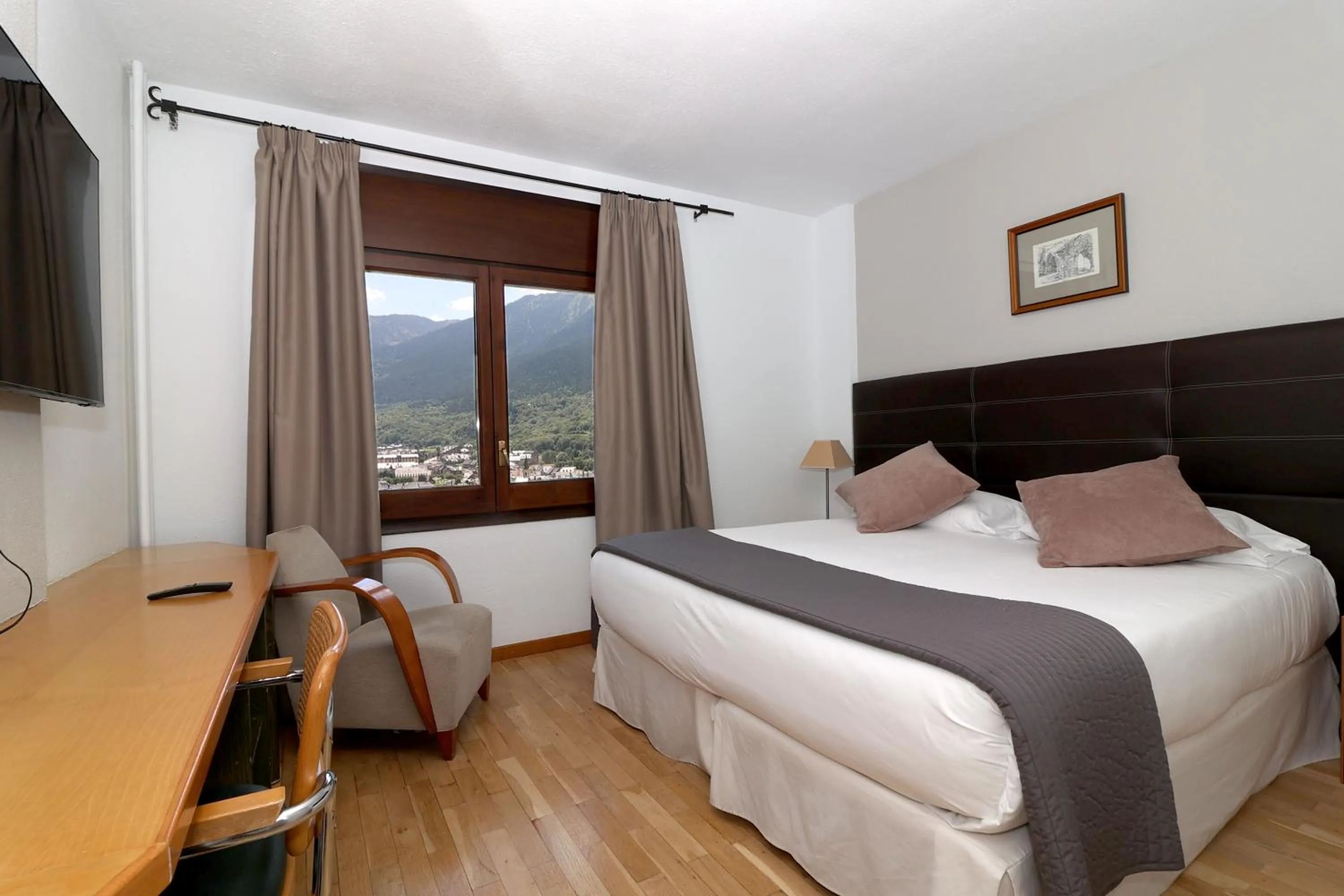 Bed in Hotel Blu Aran